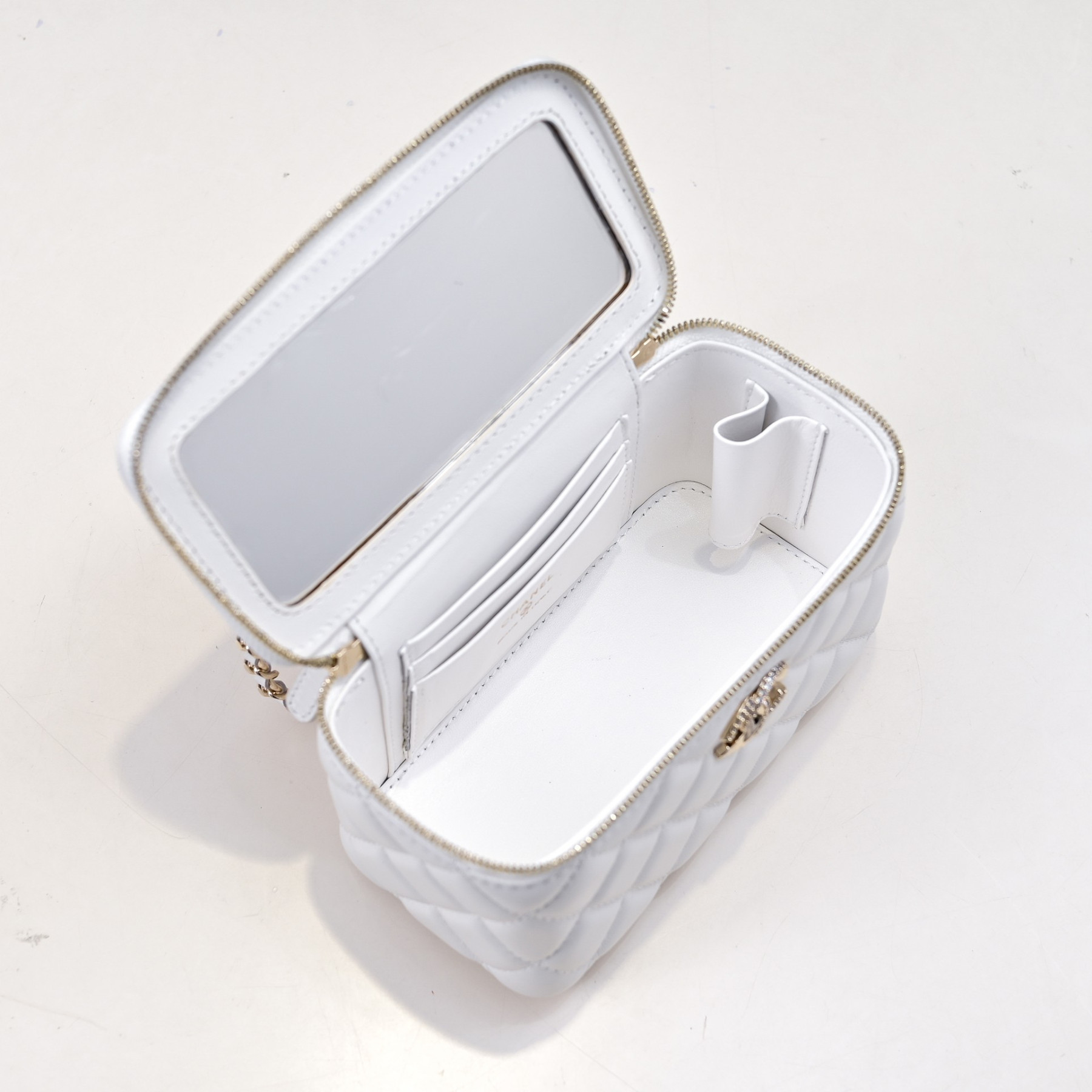 Ch**el Clutch With Chain 17cm