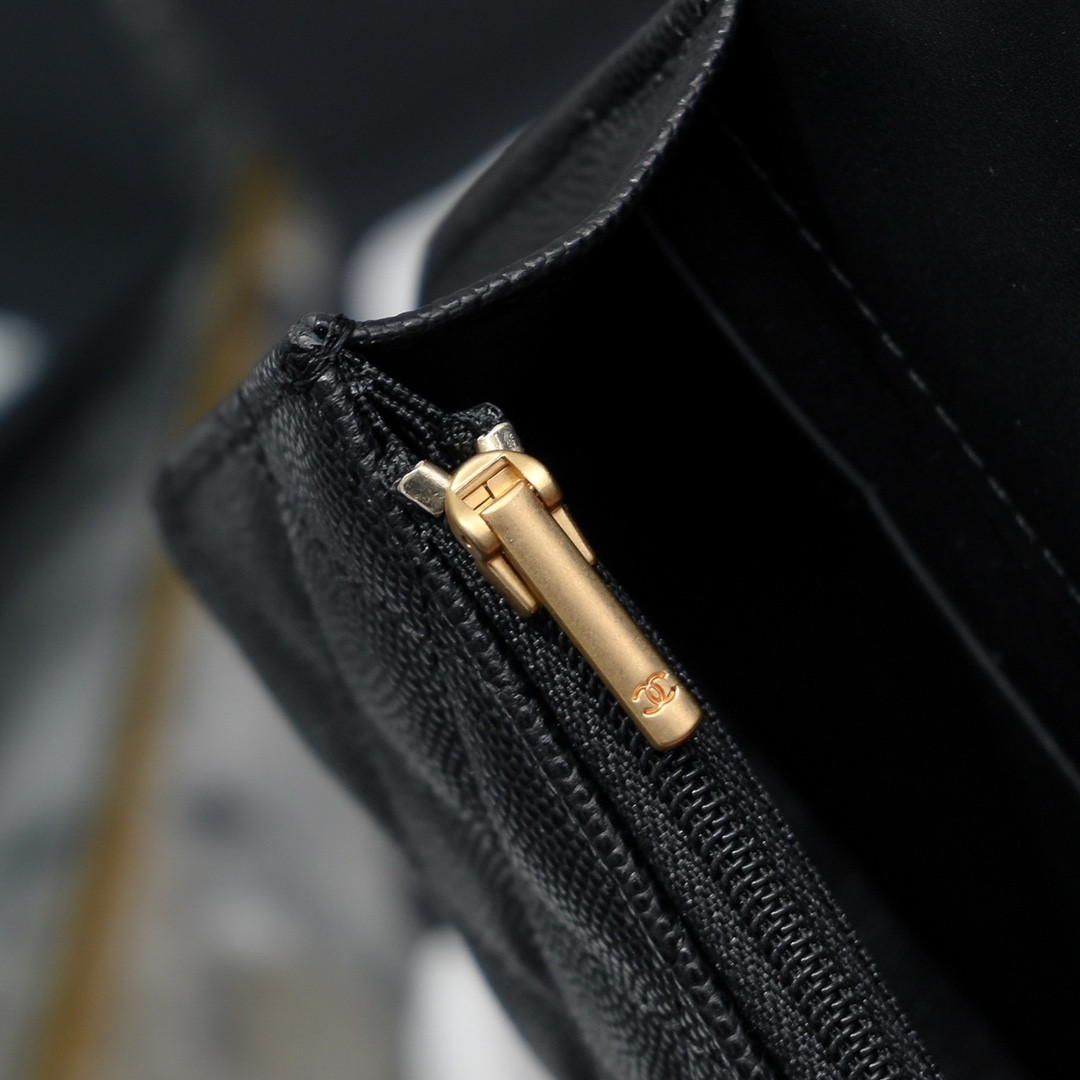 Ch**el woc CLASSIC WALLET ON CHAIN 17cm