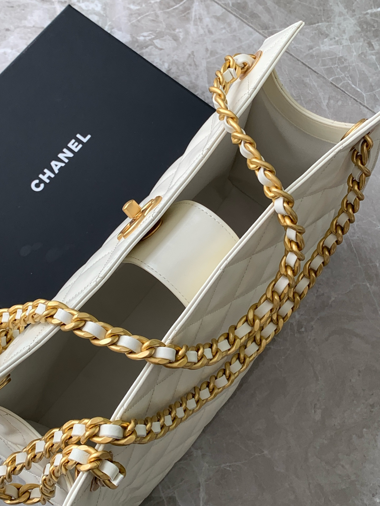 Ch**el shopping bag hobo 26x31x13cm