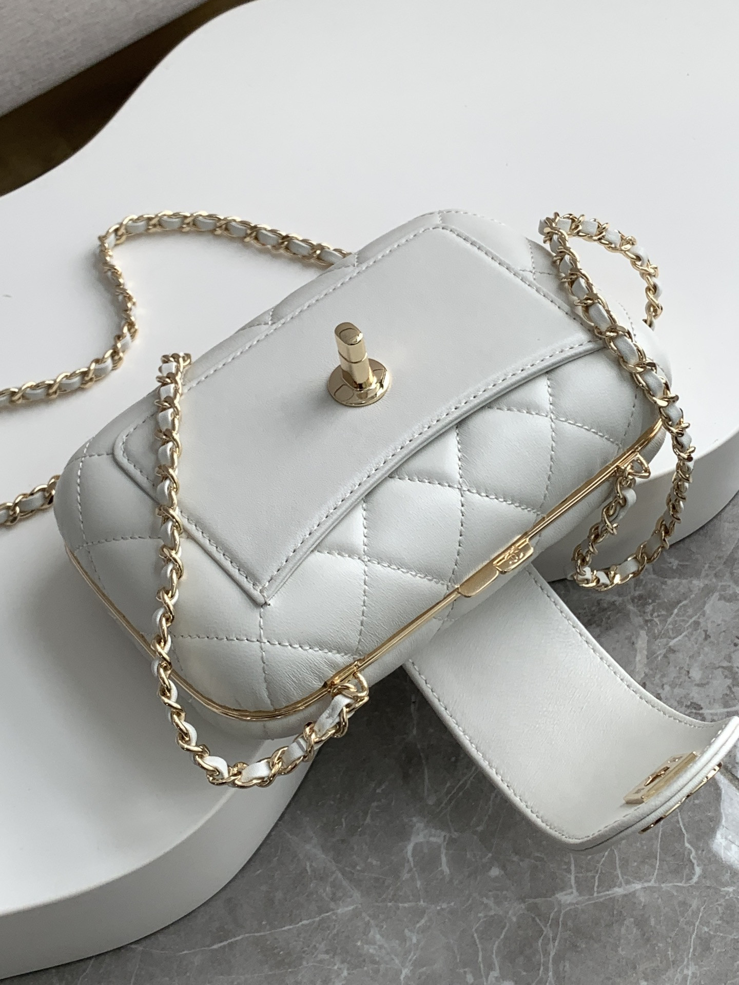 Ch**el Clip Bag 13x18x5cm