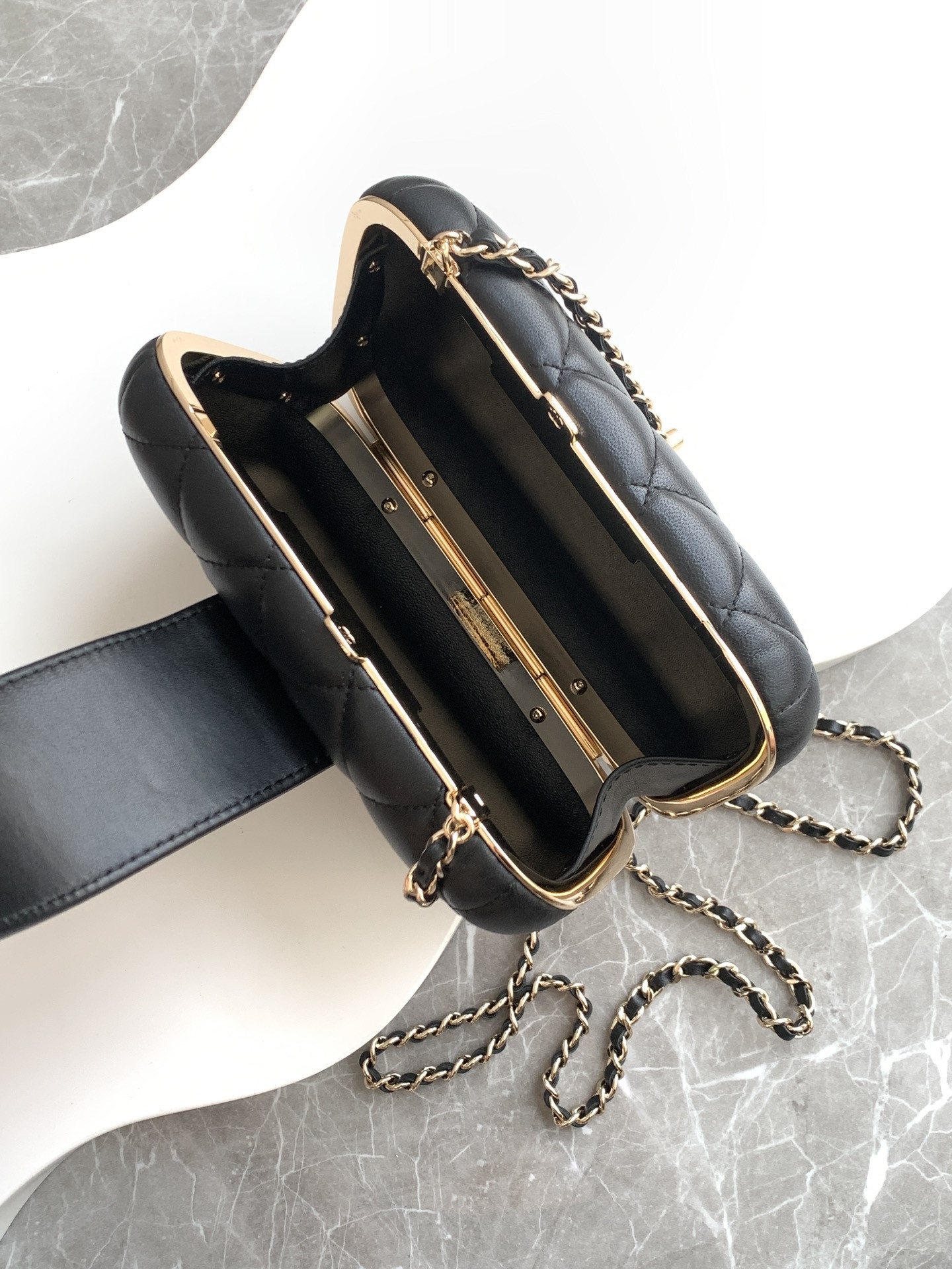 Ch**el Clip Bag 13x18x5cm