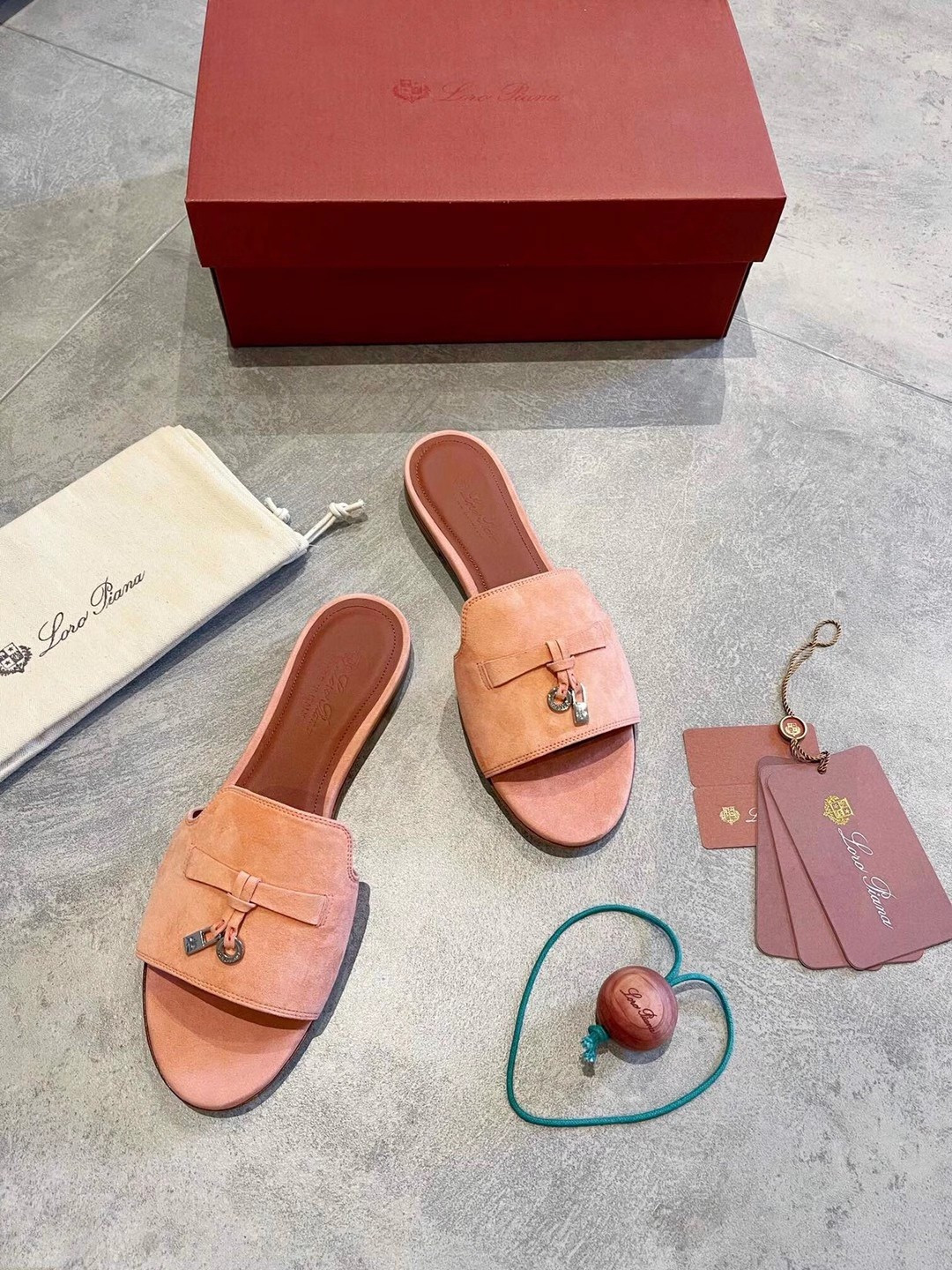 UA L0r0 P1ana Summer Charms Sandal