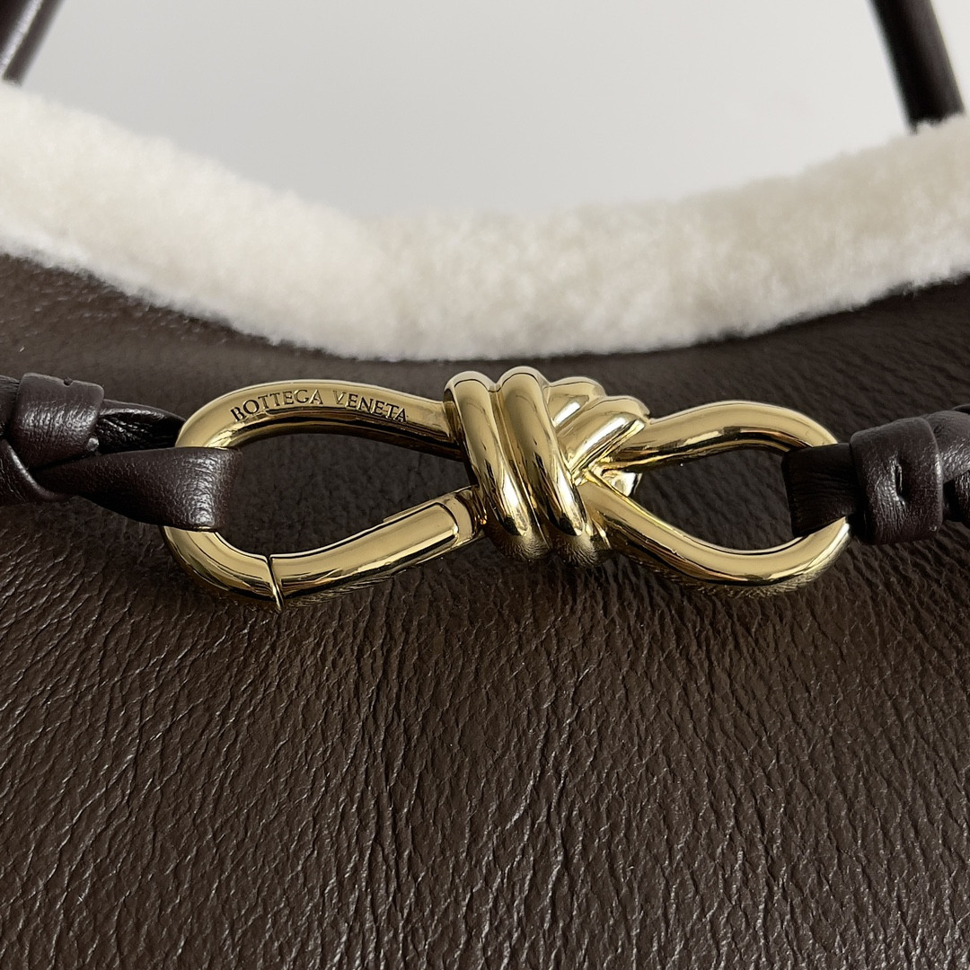 B0tt*ga Ven*ta Medium Andiamo 32x24x12cm