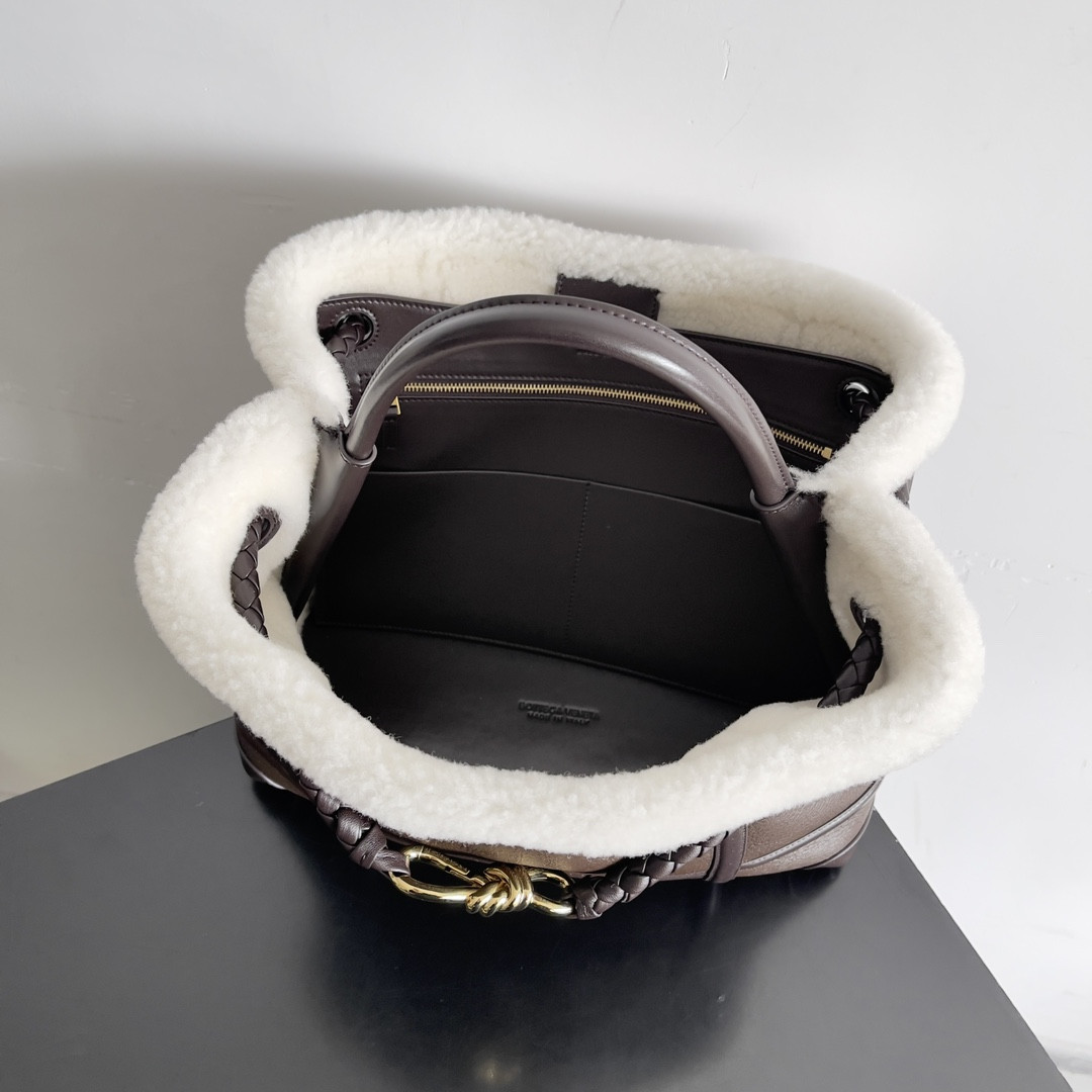 B0tt*ga Ven*ta Medium Andiamo 32x24x12cm