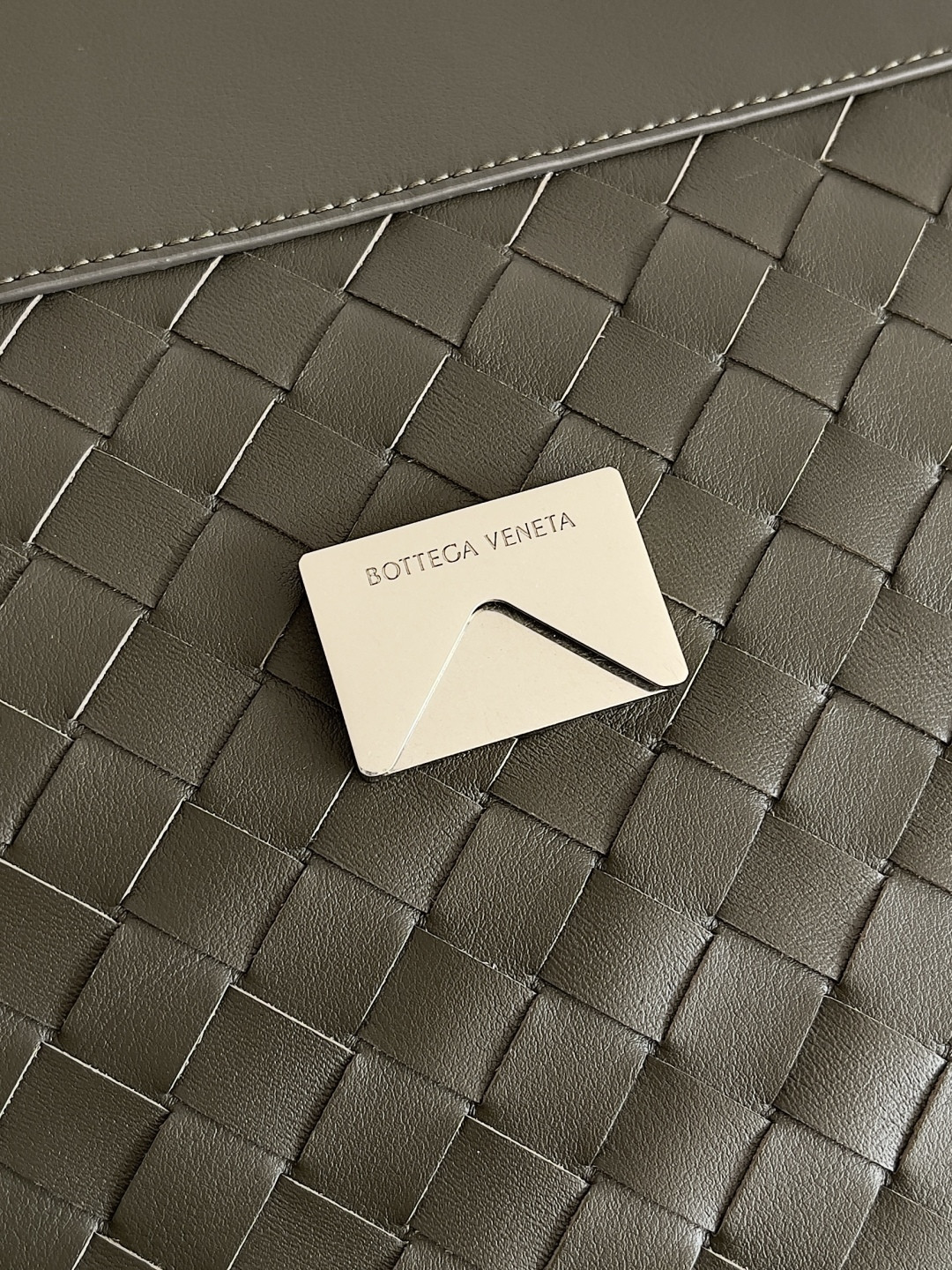 B0tt*ga Ven*ta Large Andiamo Messenger 43x32x20cm