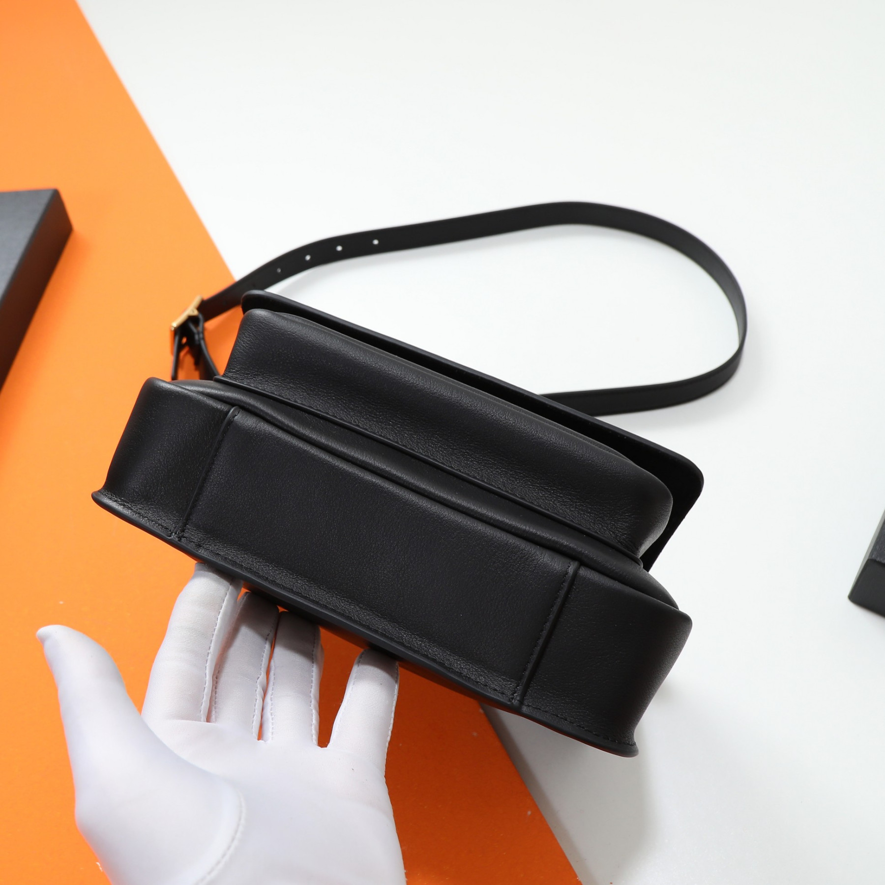 Y51 niki satchel in leather 21.5x16x9cm