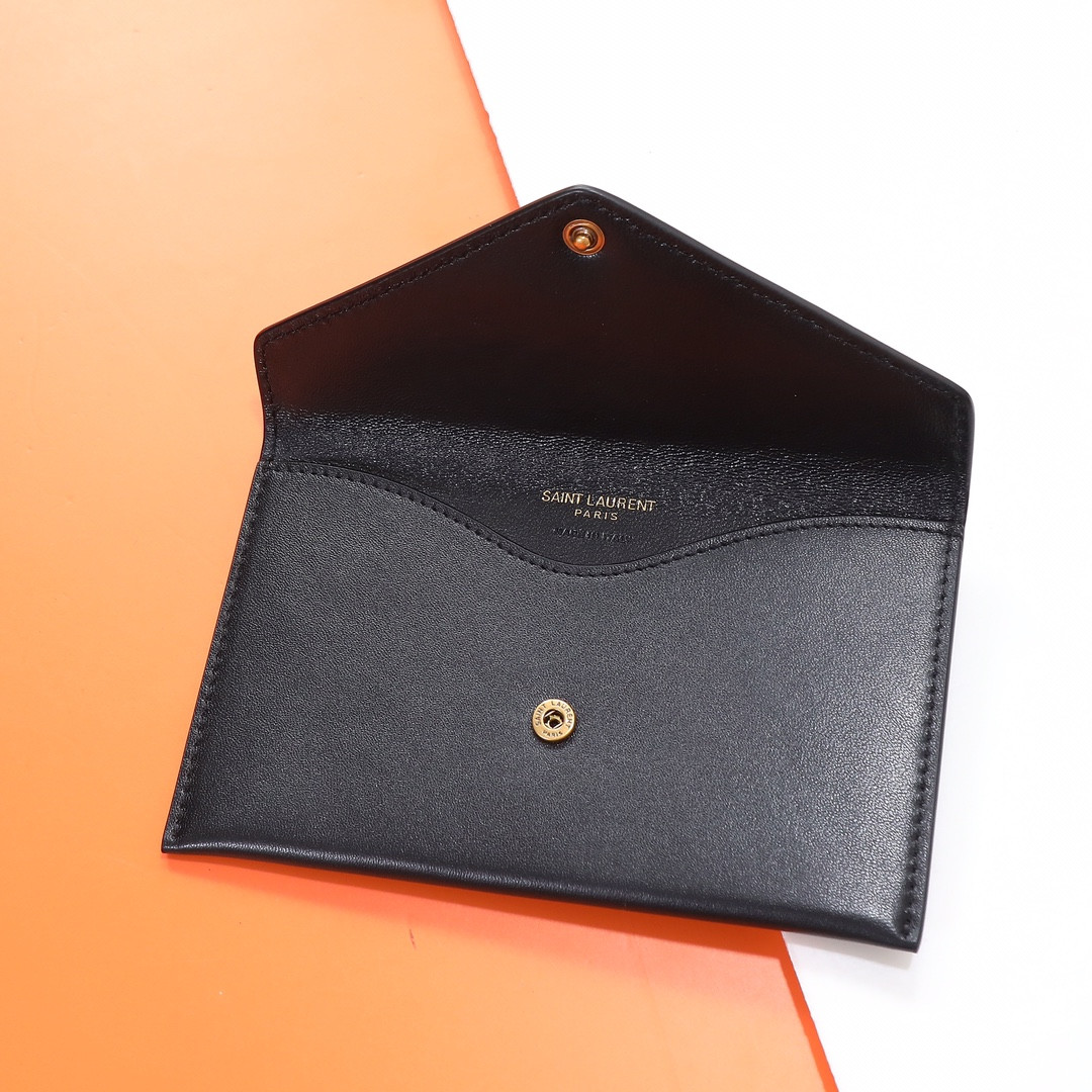 Y51 LOULOU medium in MATELASSÉ lambskin 29x17x8cm