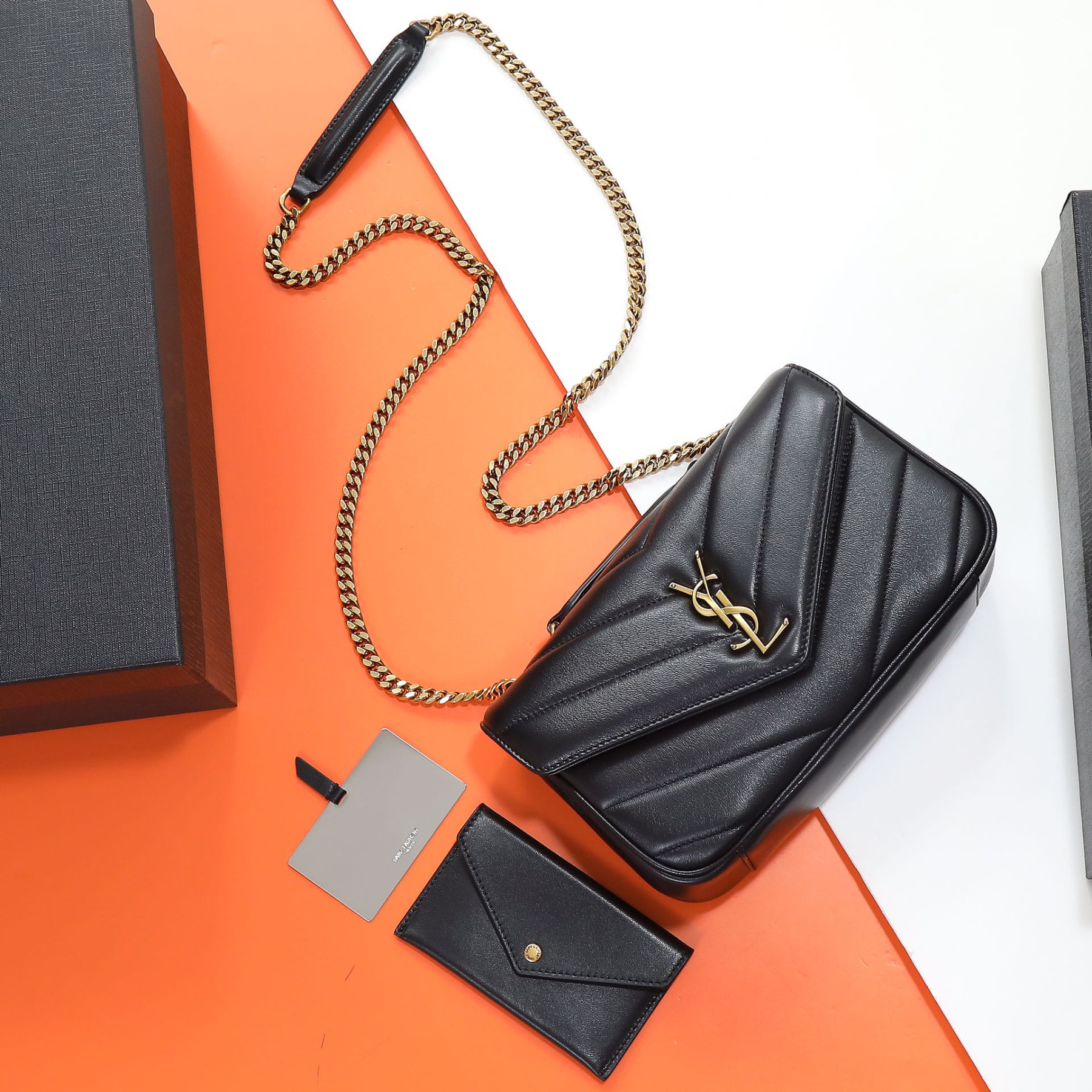 Y51 LOULOU small in MATELASSÉ lambskin 24x14x6cm