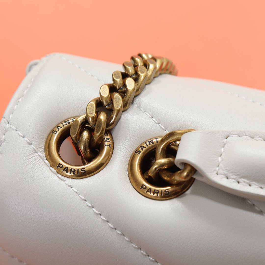 Y51 LOULOU small in MATELASSÉ lambskin 24x14x6cm