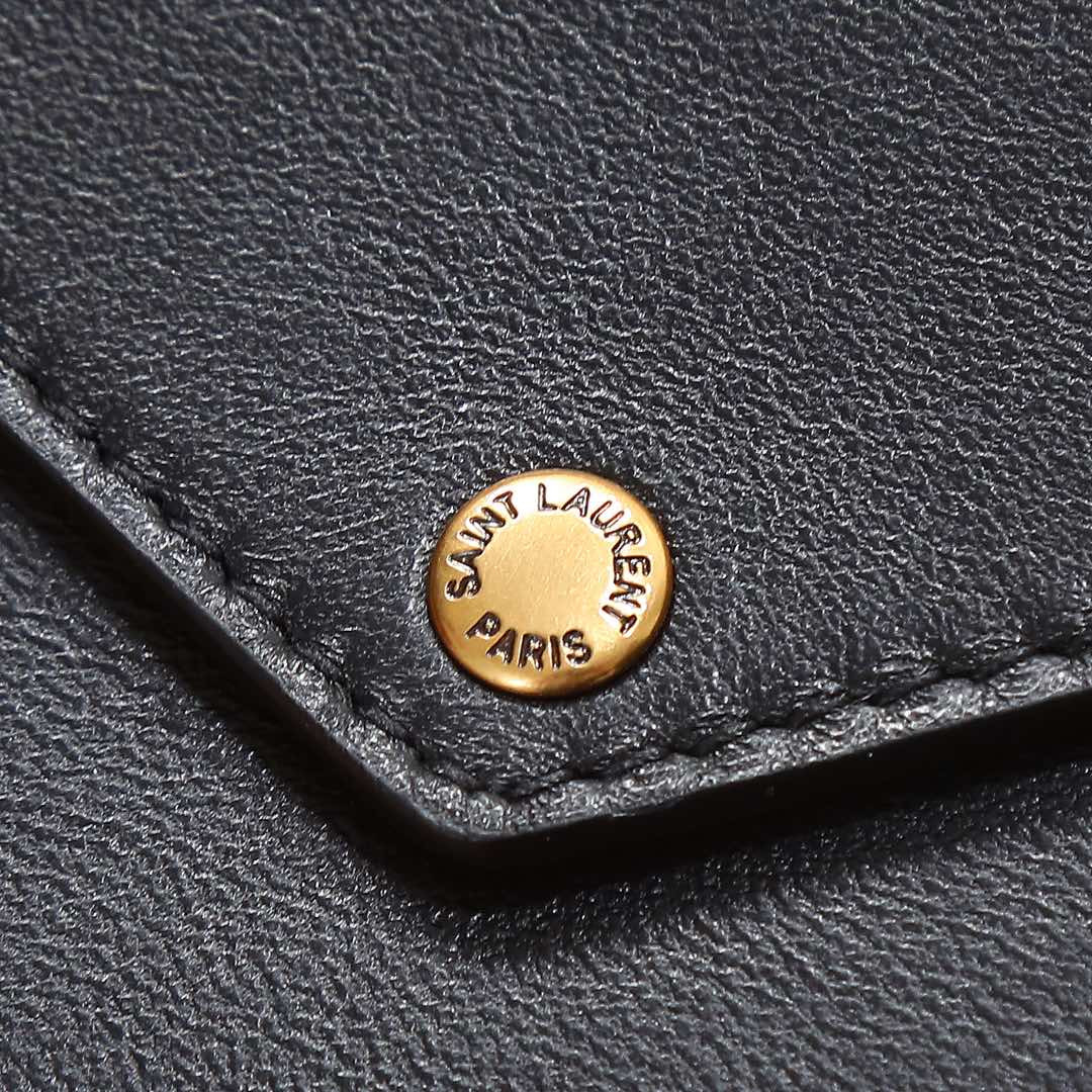 Y51 LOULOU small in MATELASSÉ lambskin 24x14x6cm