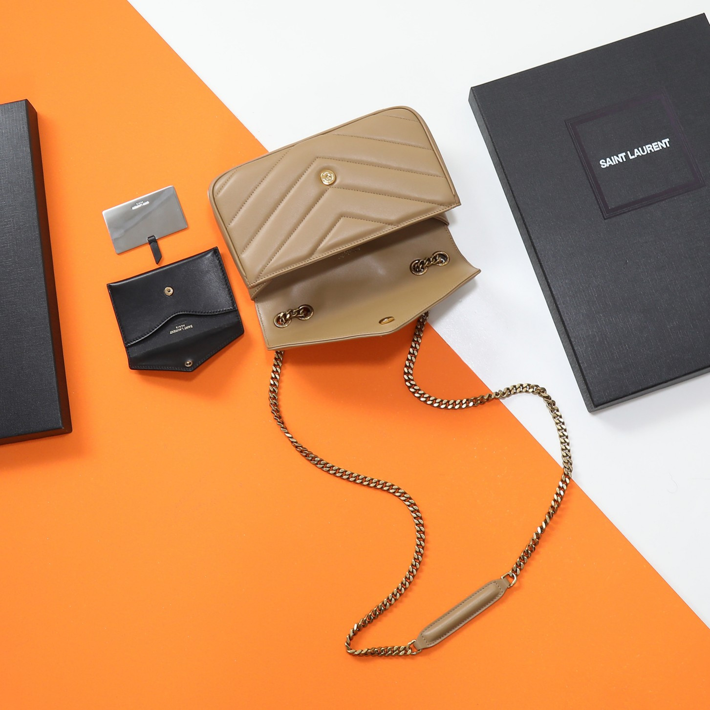 Y51 LOULOU small in MATELASSÉ lambskin 24x14x6cm