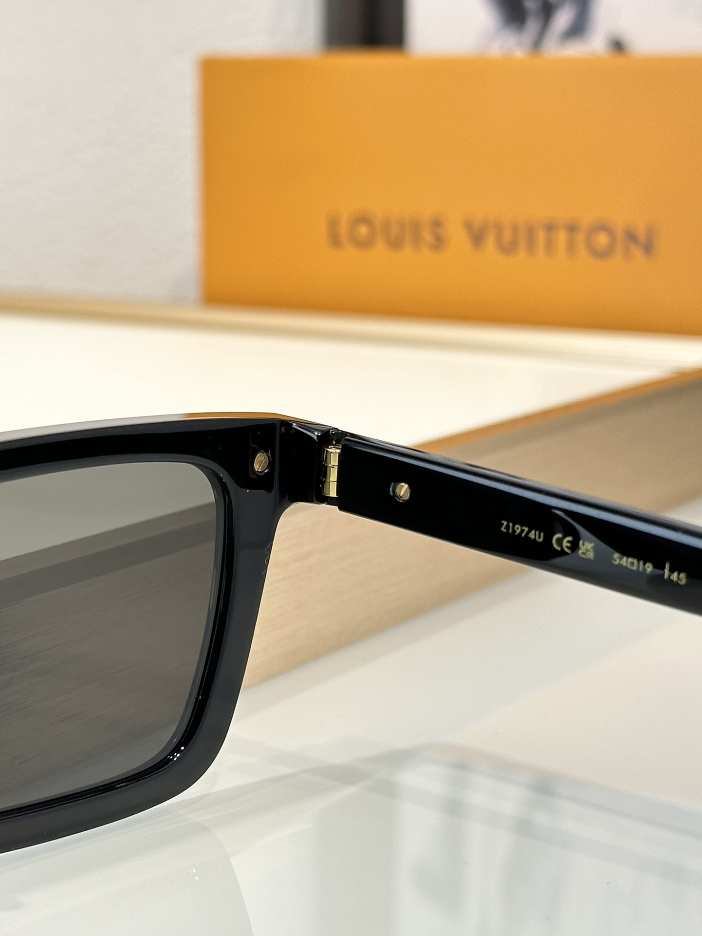 LV Glasses Z1974U Z1975U 54-19-145