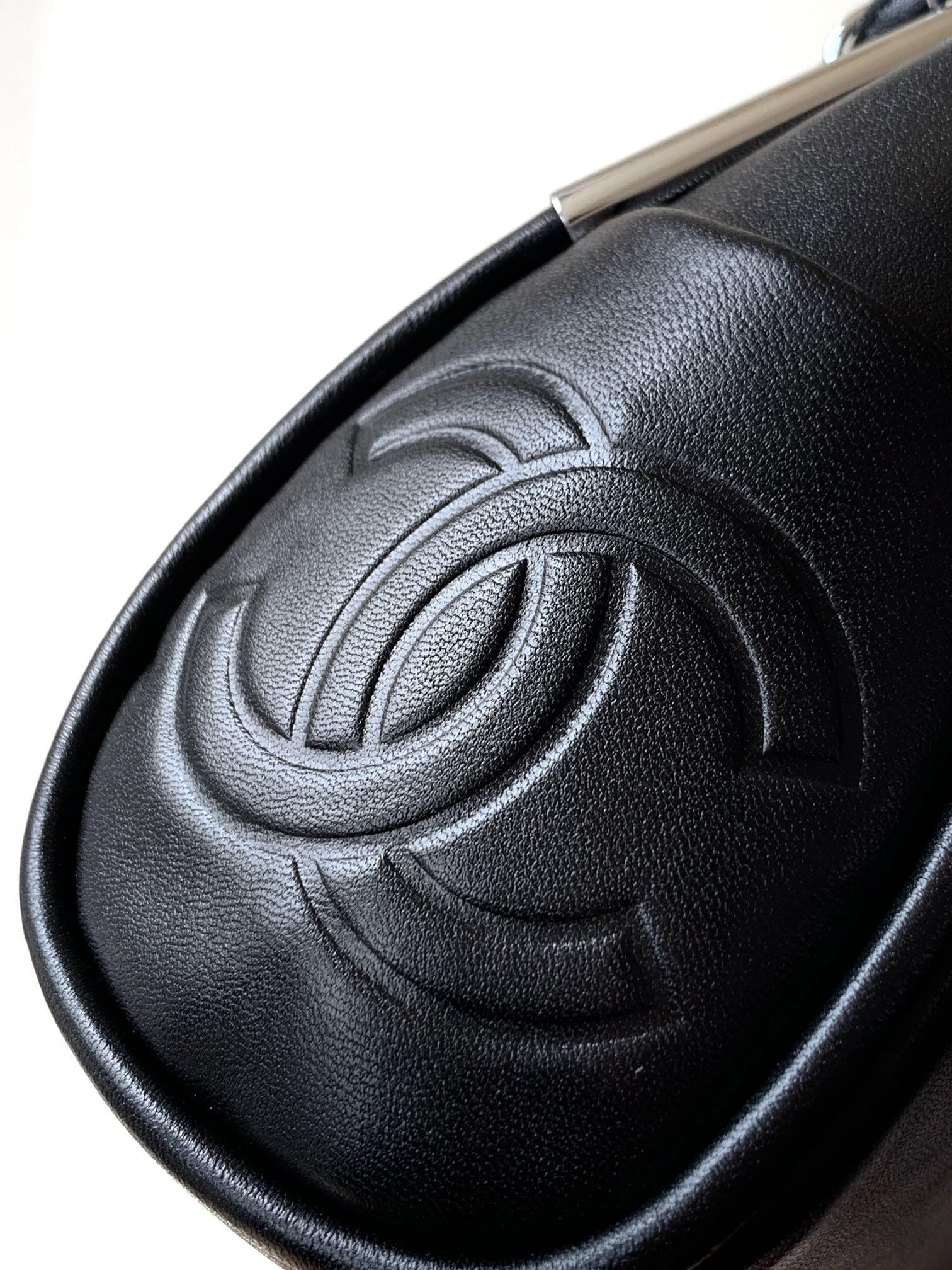 Ch**el OHANEL hobo bag 30x20x12cm