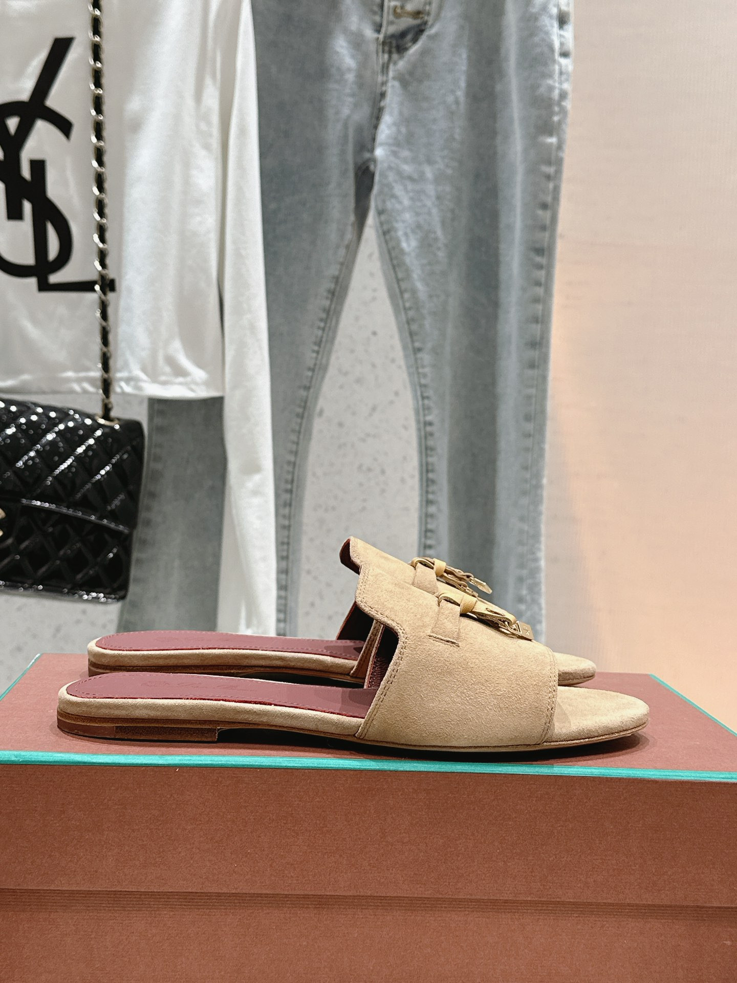 UA L0r0 P1ana Summer Charms Sandal