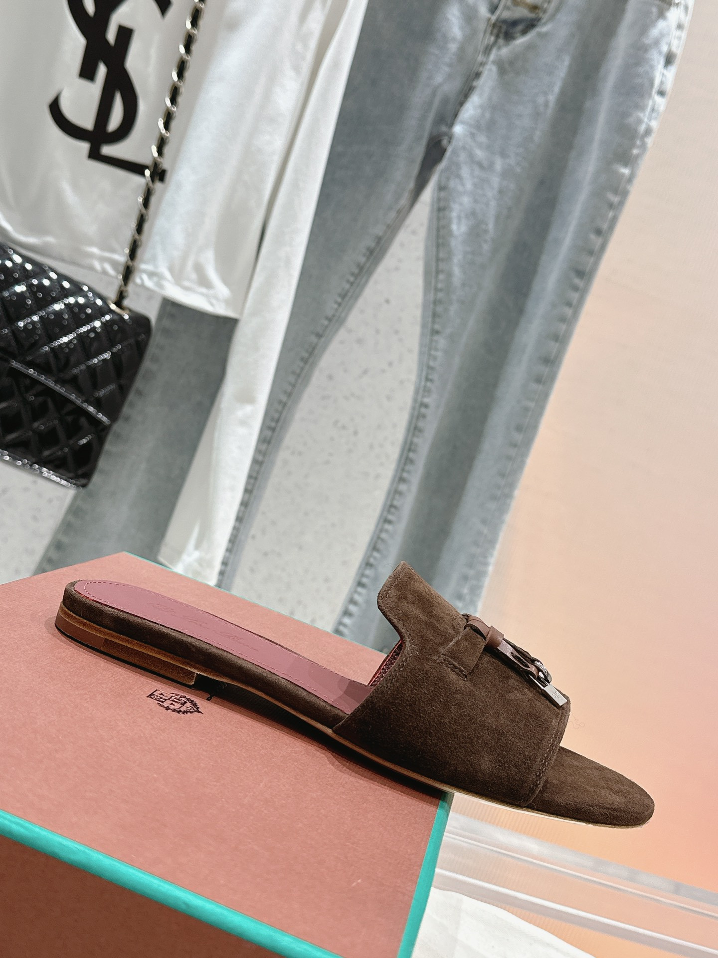 UA L0r0 P1ana Summer Charms Sandal