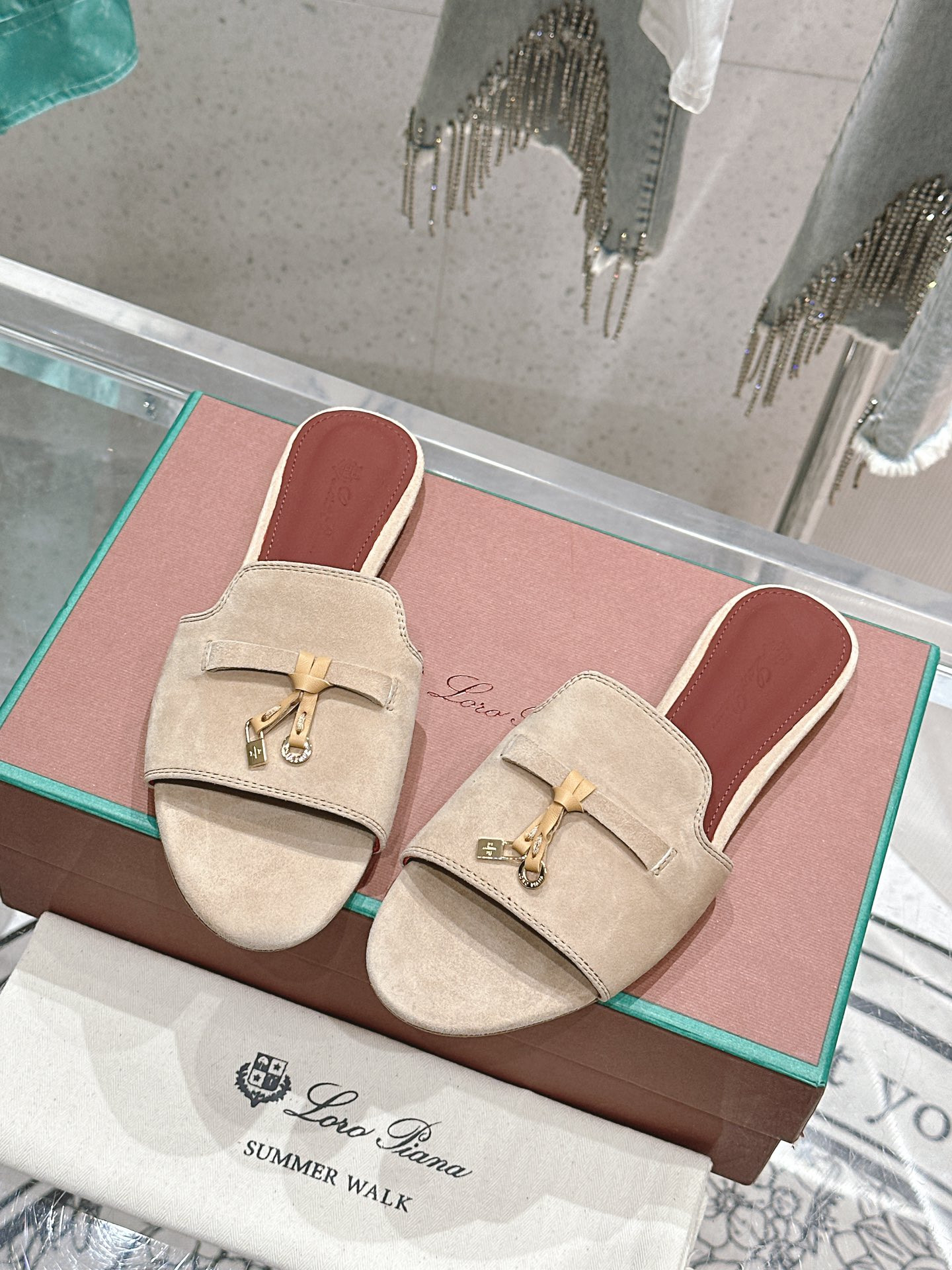 UA L0r0 P1ana Summer Charms Sandal