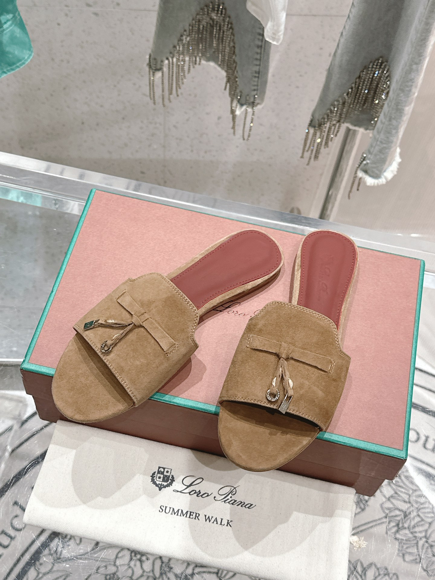 UA L0r0 P1ana Summer Charms Sandal