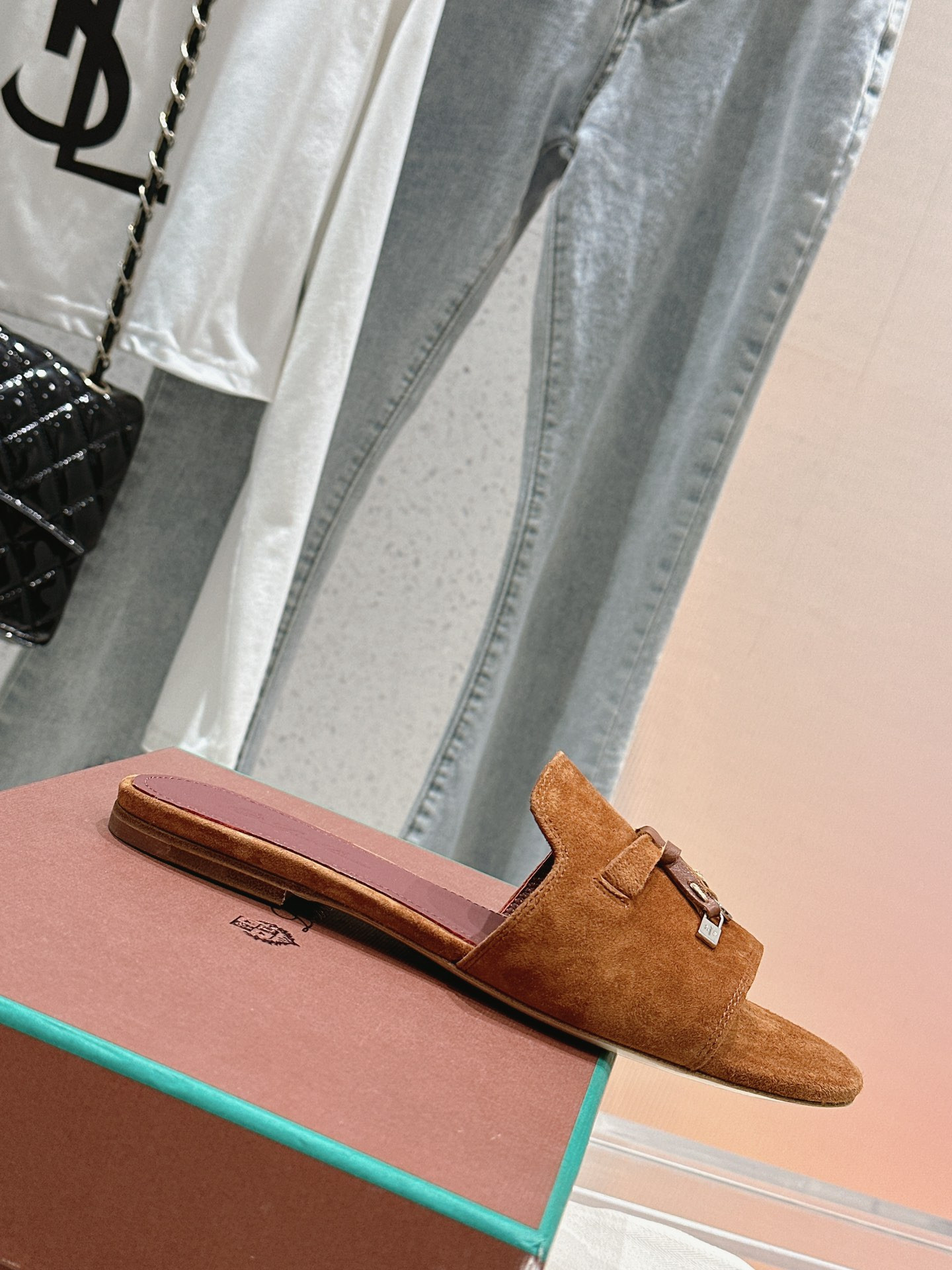 UA L0r0 P1ana Summer Charms Sandal