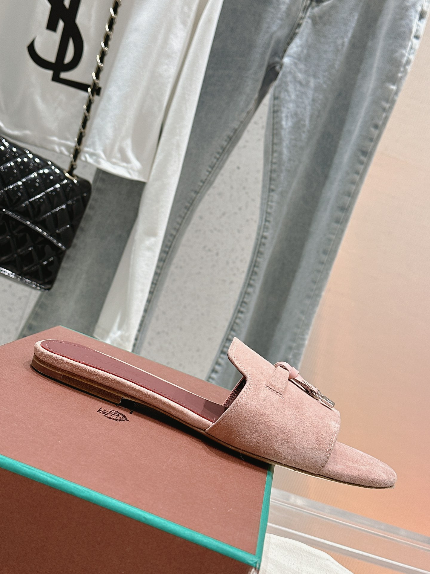 UA L0r0 P1ana Summer Charms Sandal