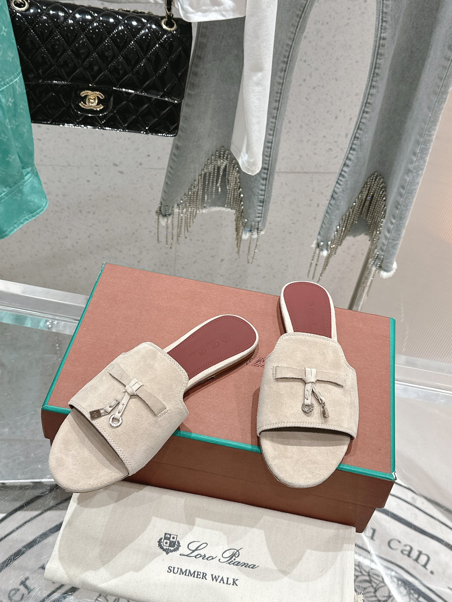 UA L0r0 P1ana Summer Charms Sandal