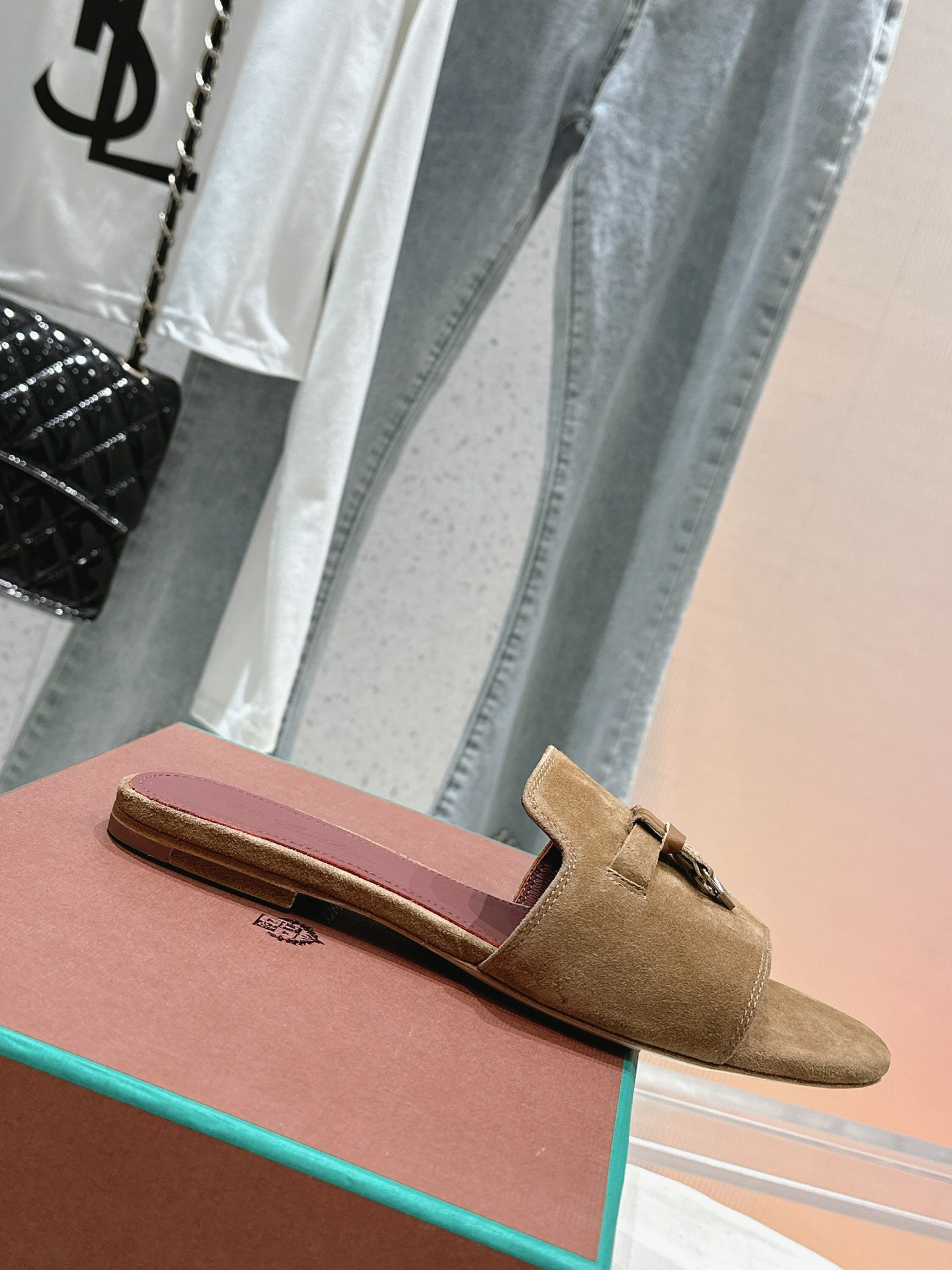 UA L0r0 P1ana Summer Charms Sandal