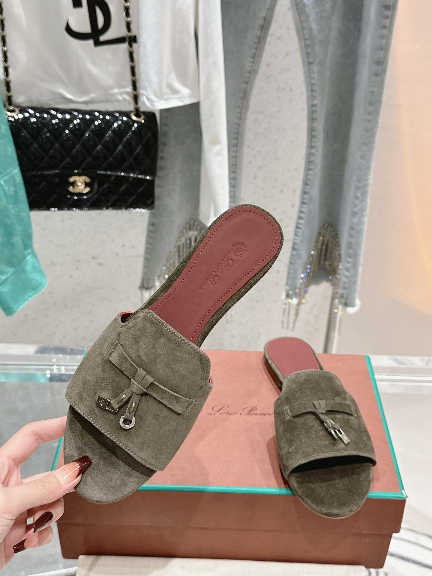 UA L0r0 P1ana Summer Charms Sandal