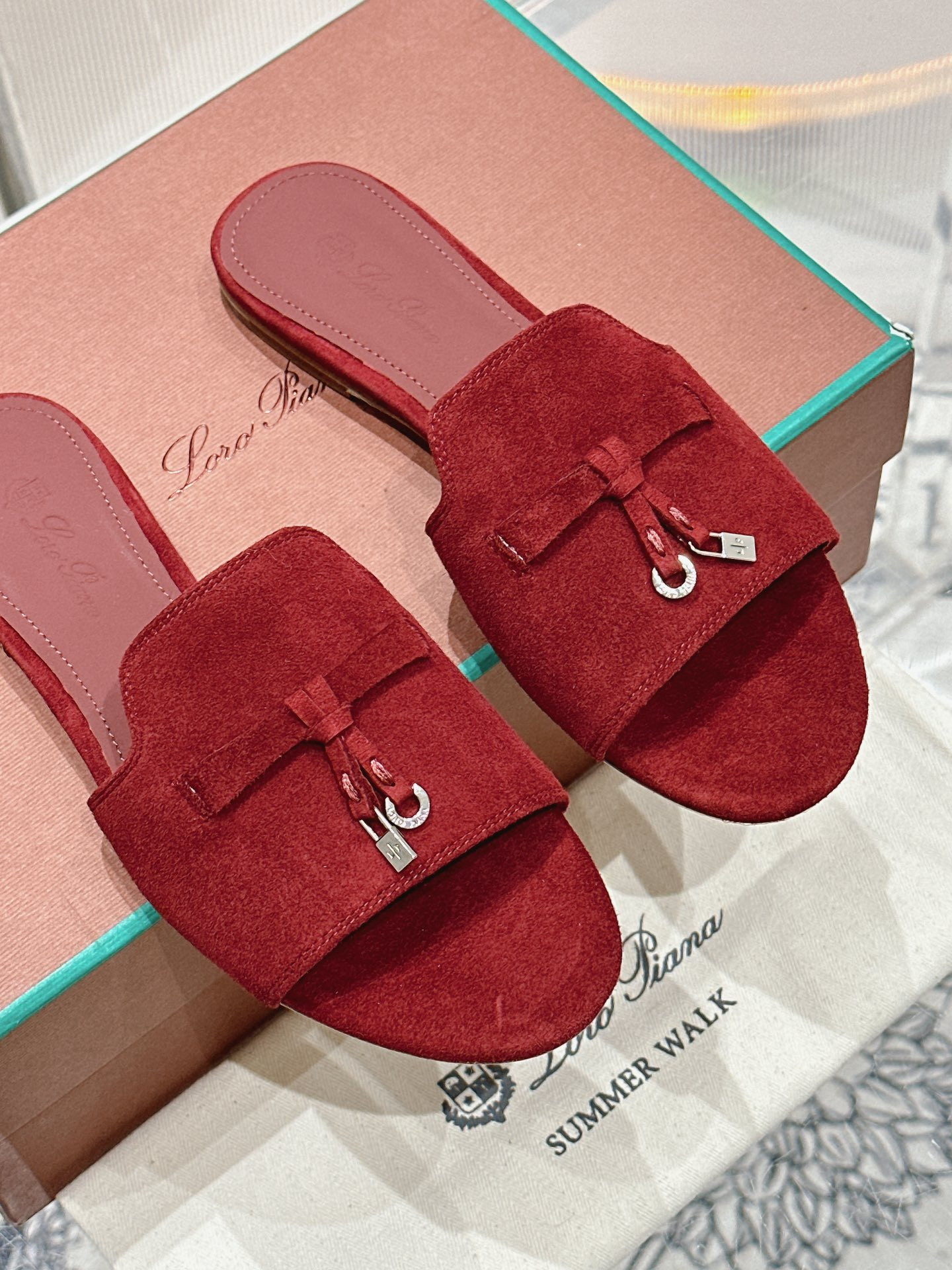 UA L0r0 P1ana Summer Charms Sandal