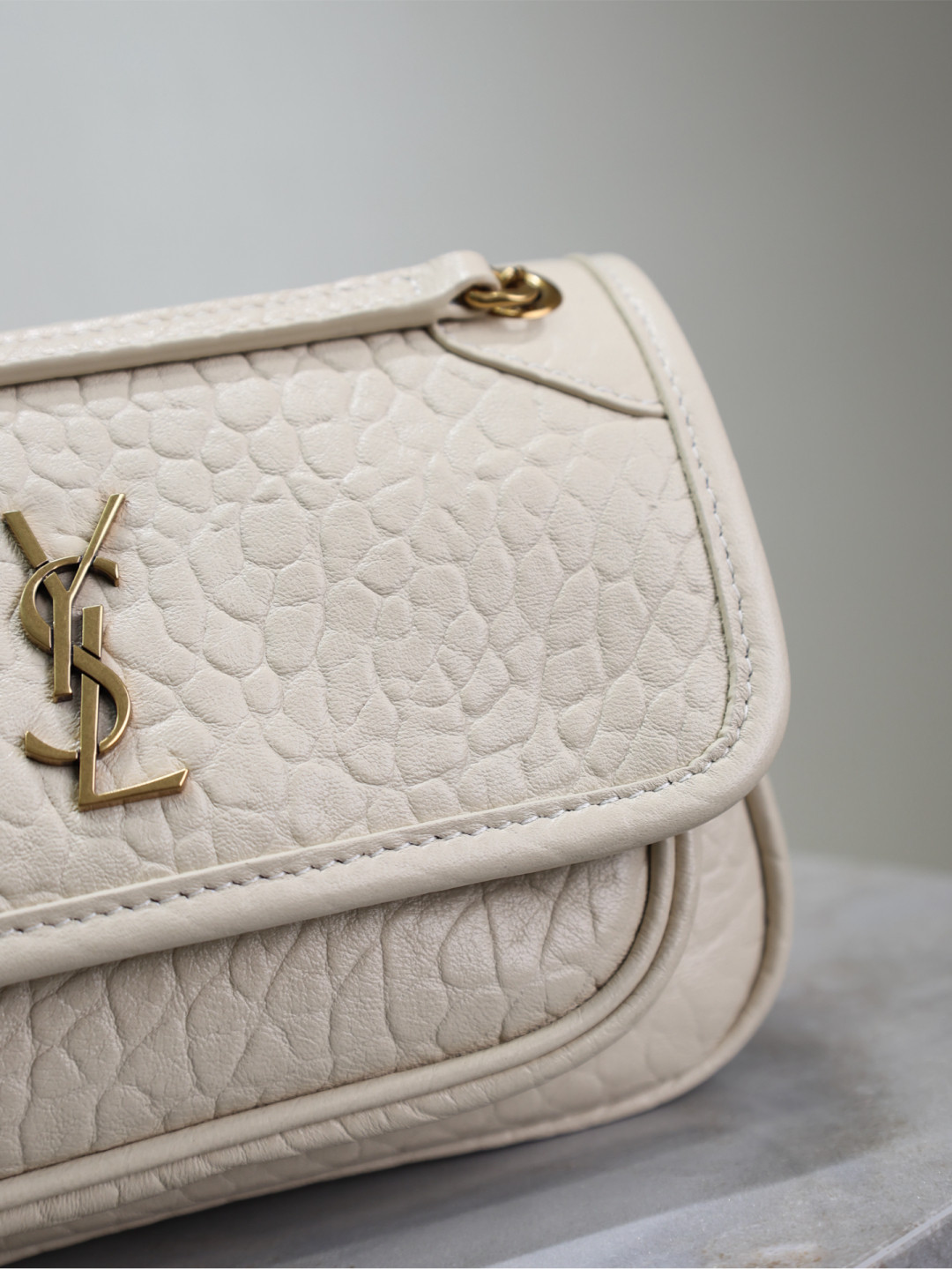 Y51 Niki Mini in grained lambskin 828736 12.5x18x5cm