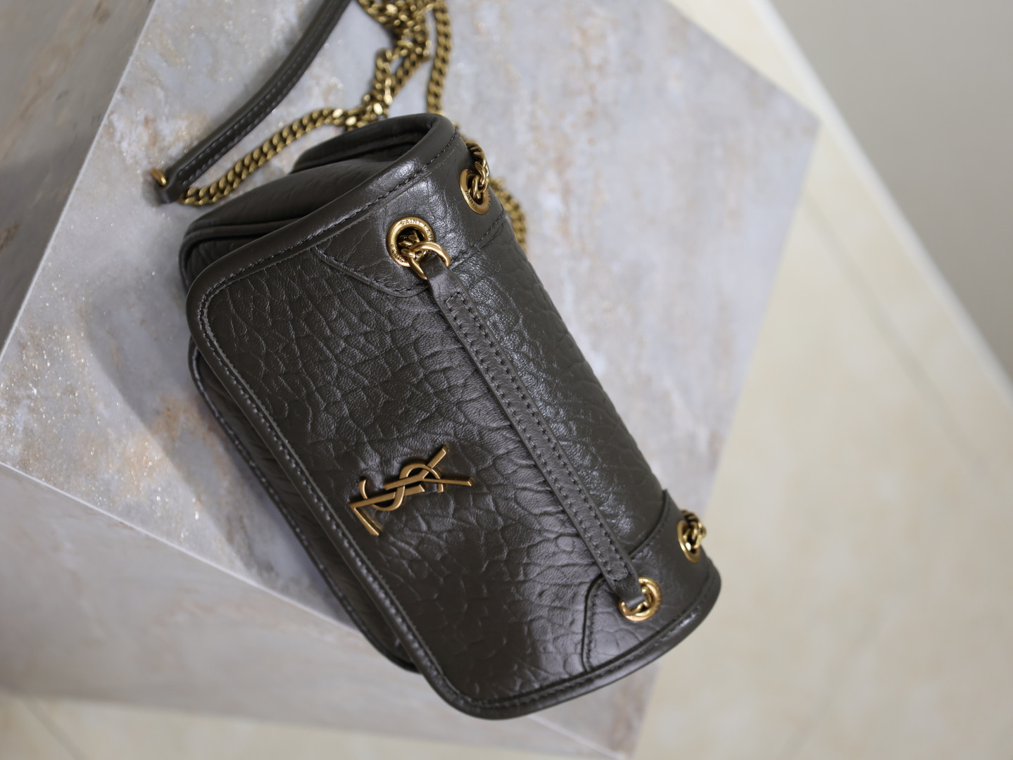 Y51 Niki Mini in grained lambskin 828736 12.5x18x5cm