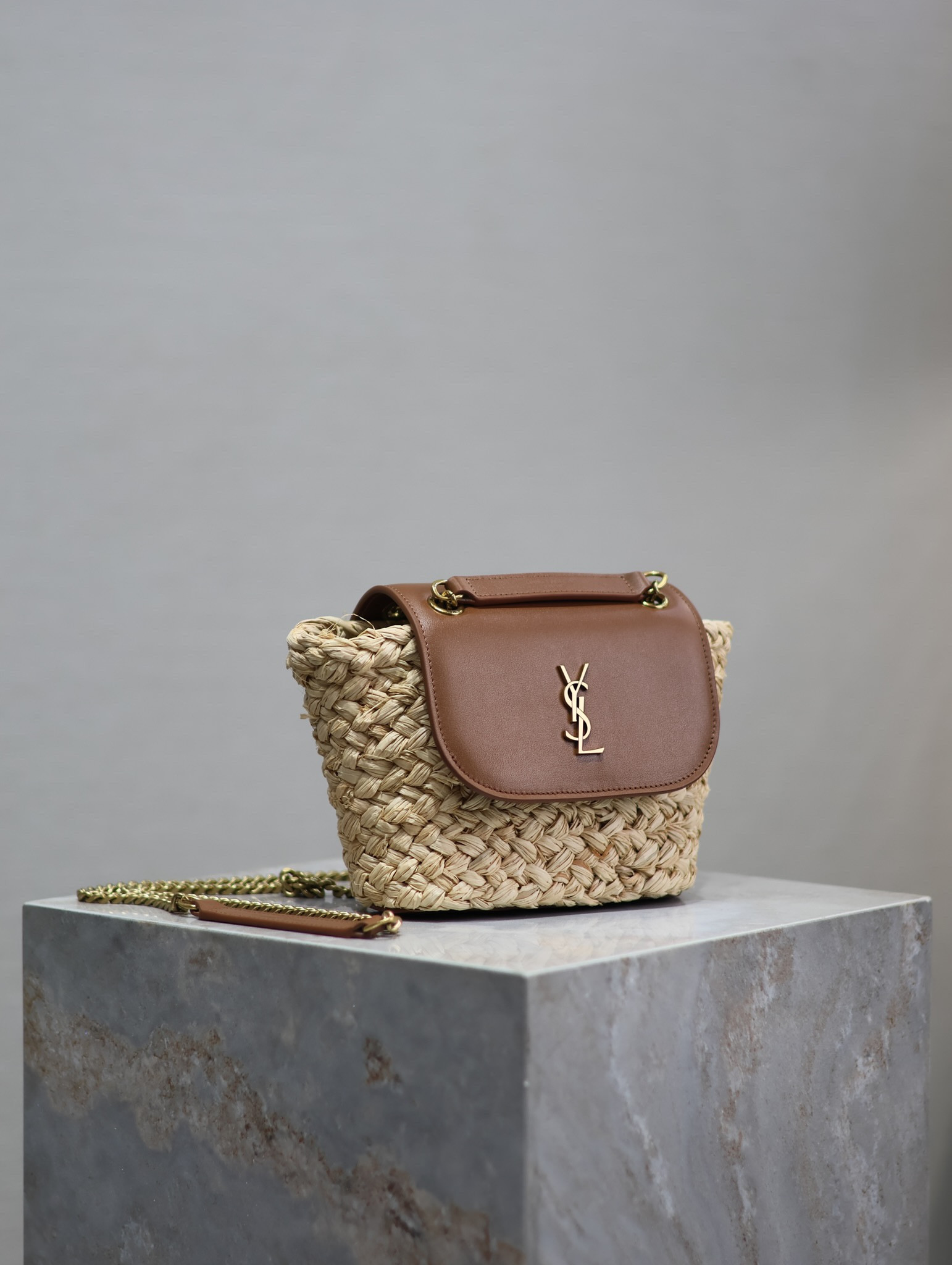 Y51 Mini manon (raffiaaged vegetable tanned leather) 774269 23x12x6cm
