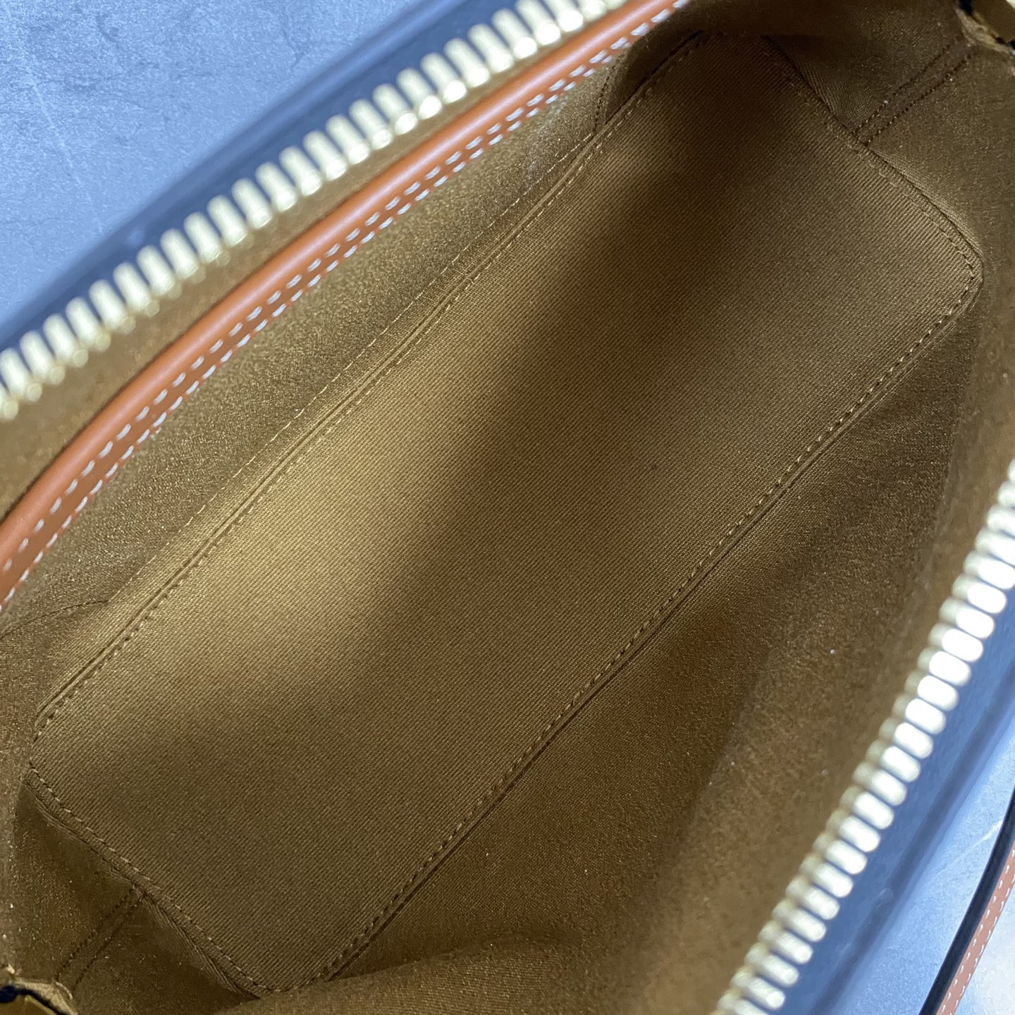 Ce1i*e Small Bowling in Triomphe canvas and calfskin 25x17x10cm