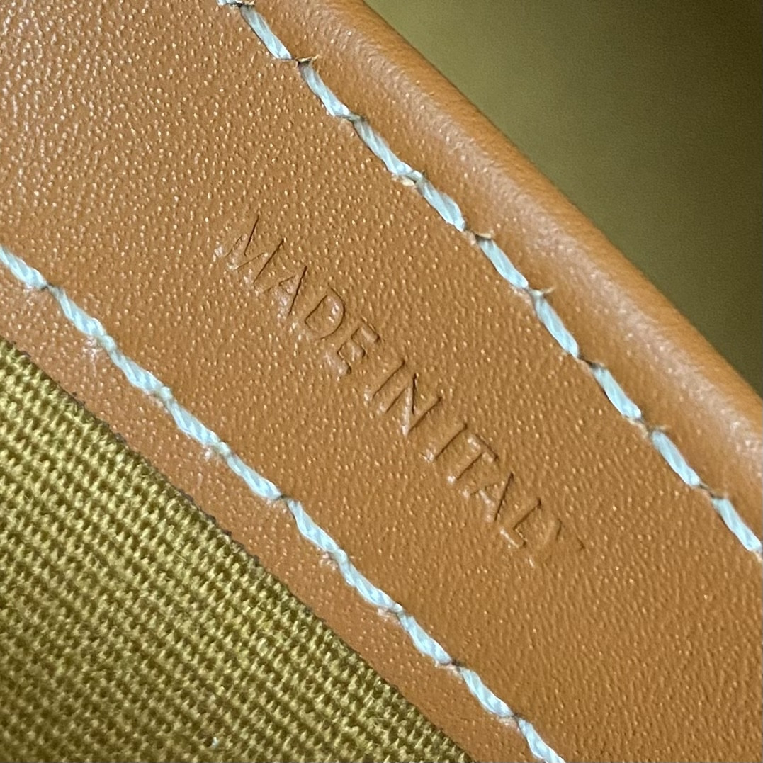 Ce1i*e Small Bowling in Triomphe canvas and calfskin 25x17x10cm