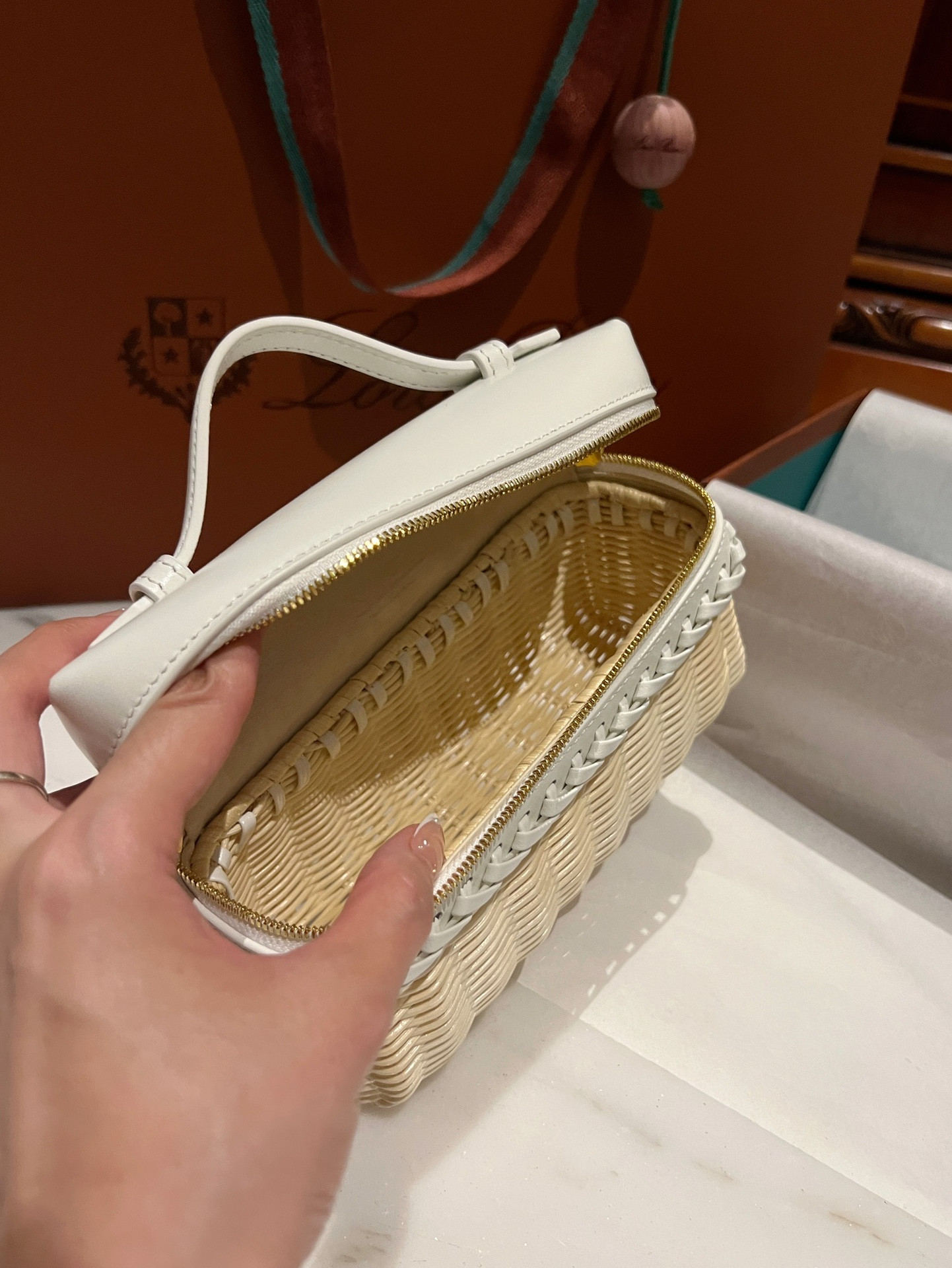 L0r0 P1ana Extra Pocket L19 Wicker Bag 19 x 11.5 x 7cm