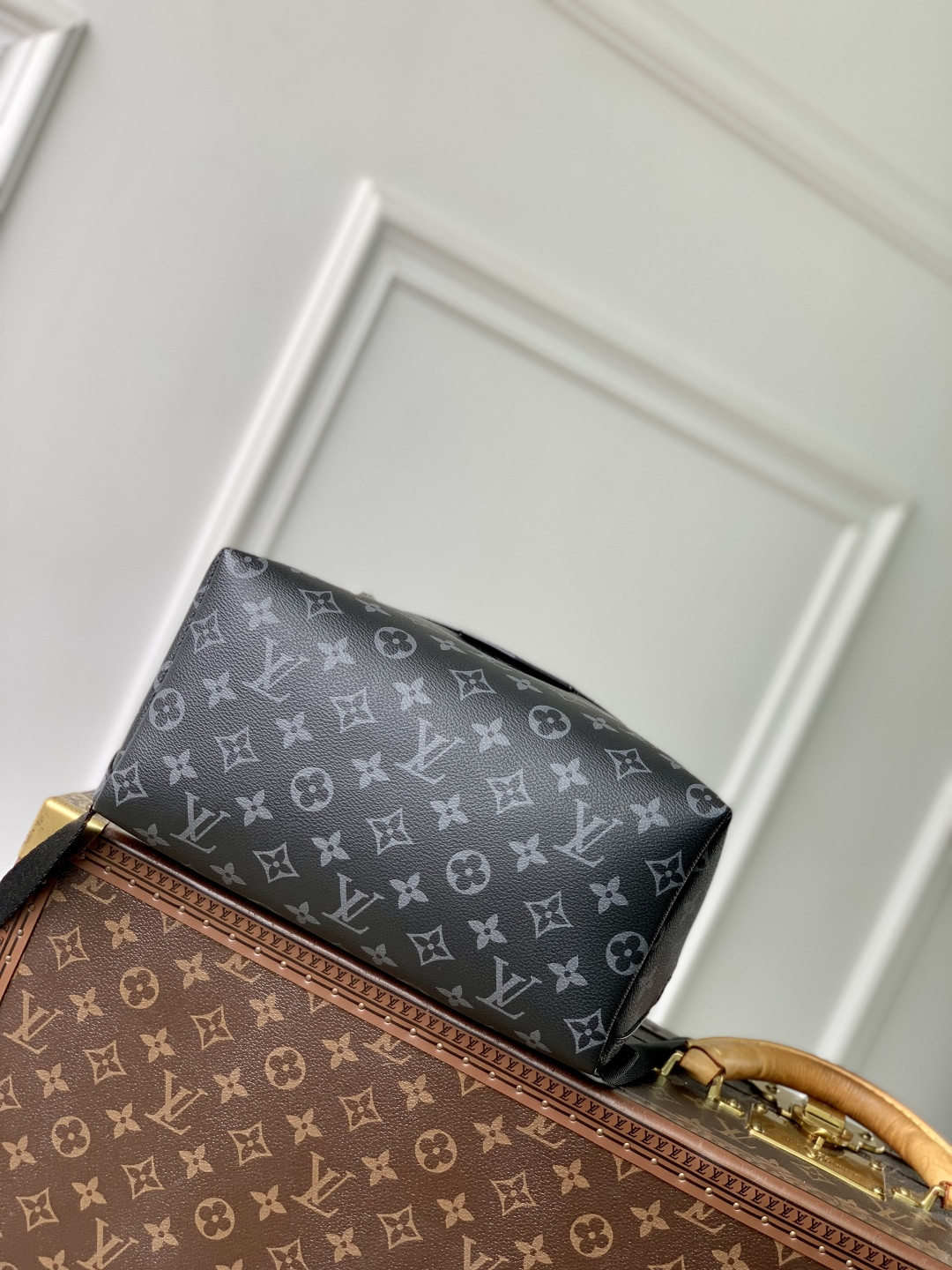 LV Discovery Slim Backpack M14020 28x38x13cm