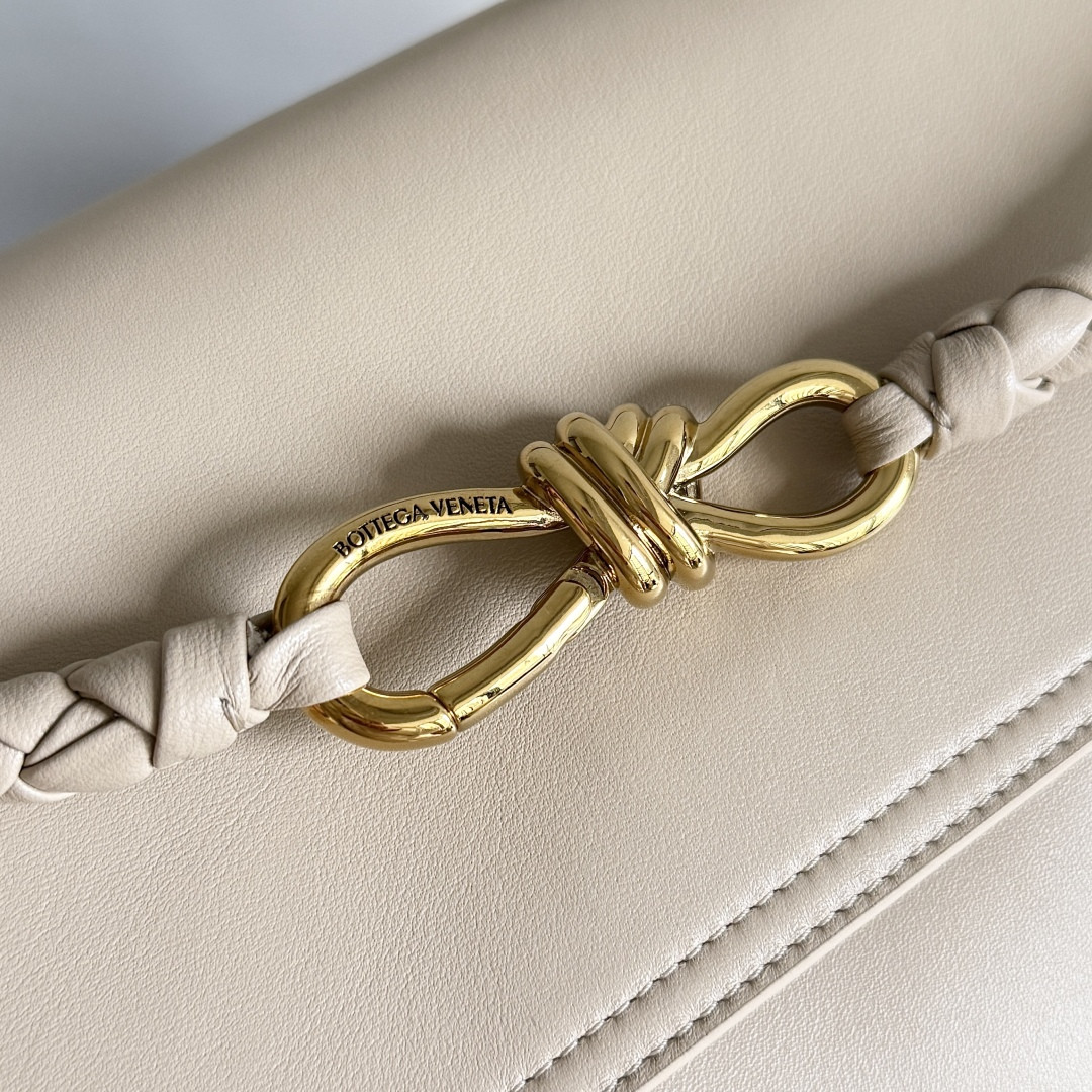 B0tt*ga Ven*ta Medium Ciao Ciao 34x26x15cm