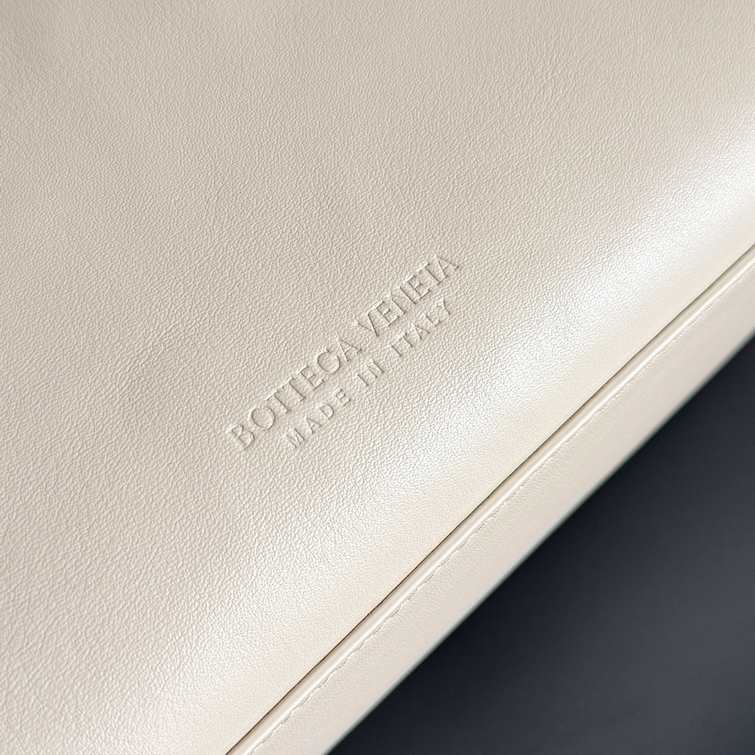 B0tt*ga Ven*ta Medium Ciao Ciao 34x26x15cm