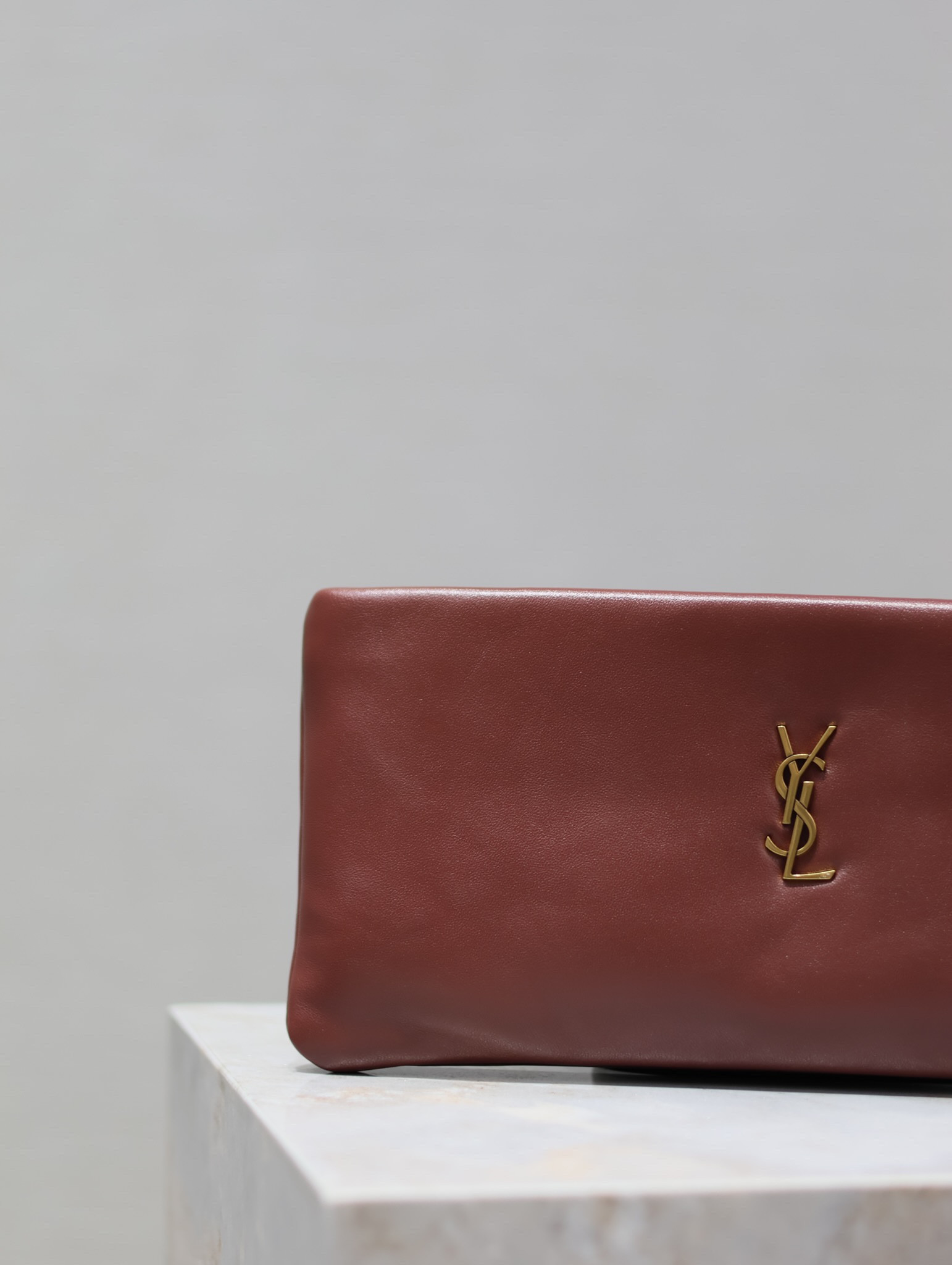 Y51 calypso long pouch in lambskin 30 x 15 x 3.5 cm