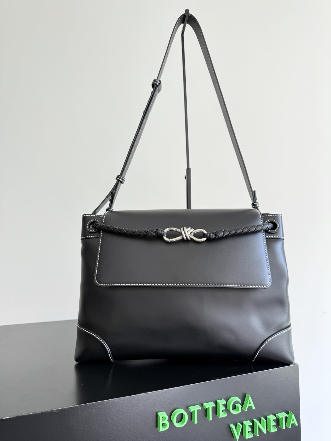 B0tt*ga Ven*ta Medium Andiamo Messenger 37x26x13cm