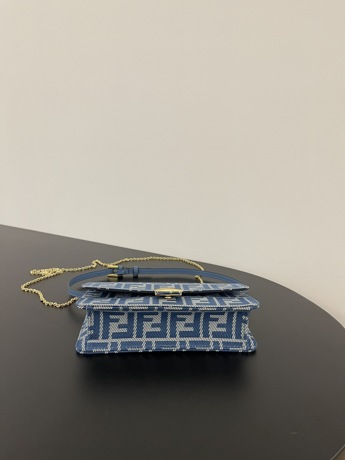 F**di baguette Blue denim effect FF jacquard bag 15x6x27 cm