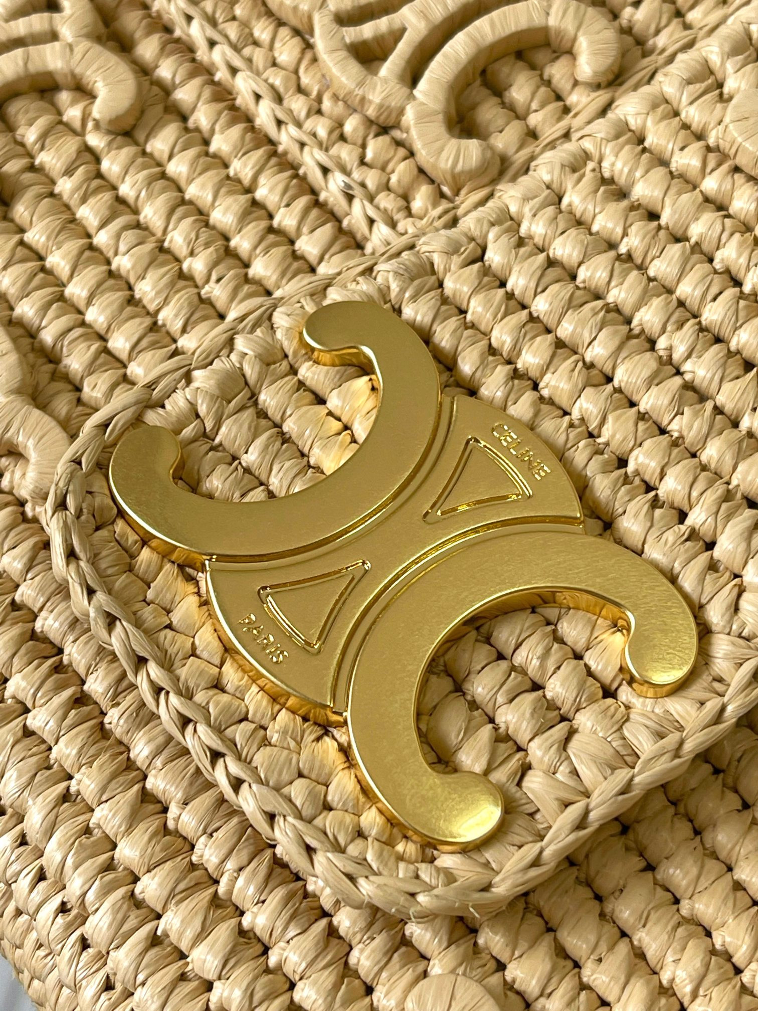 Ce1i*e Victoire Medium Bag IN RAFFIA WITH TRIOMPHE EMBROIDERIES 25x17x9cm