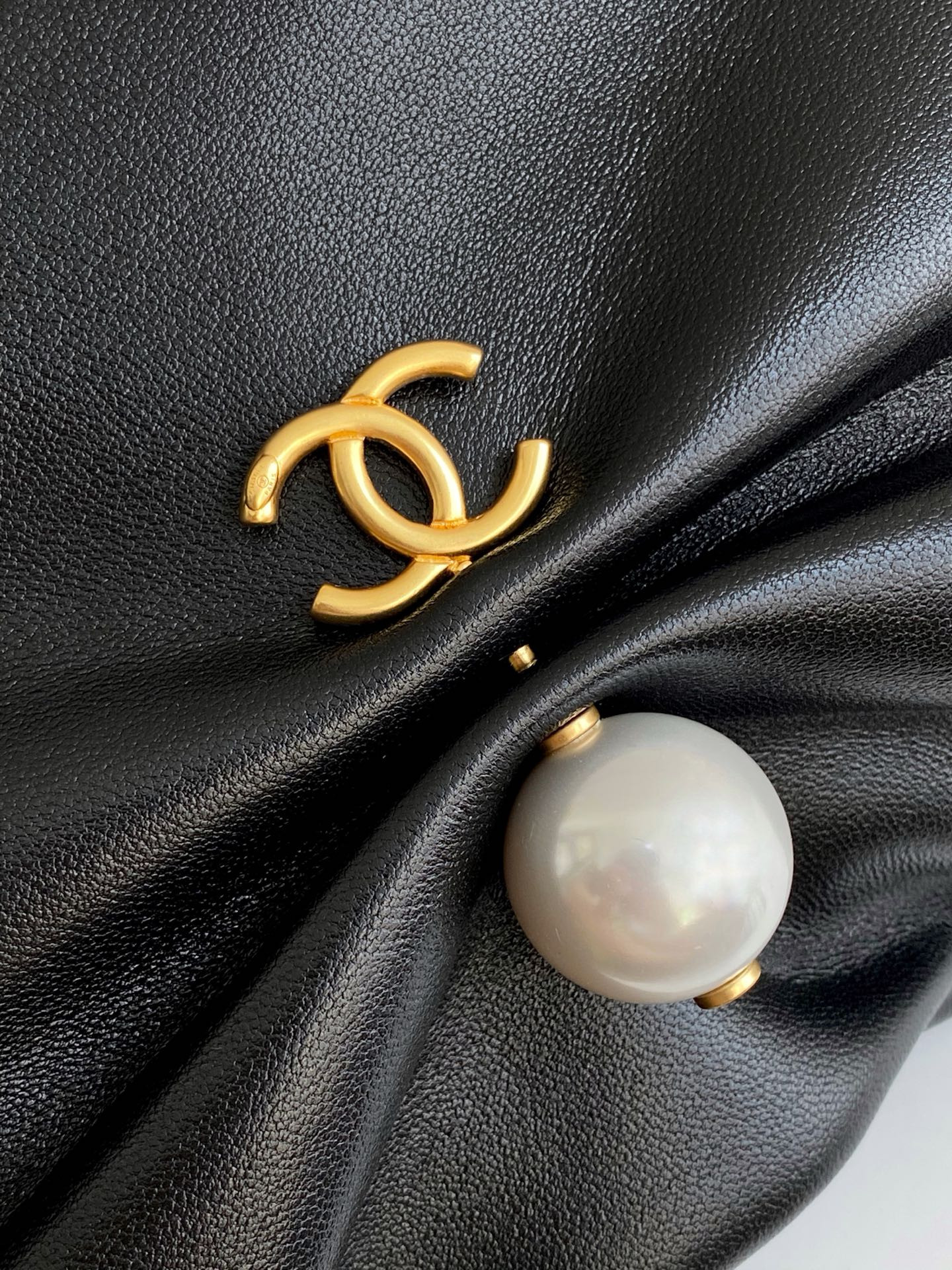 Ch**el Clutch with Chain 14x24x5cm