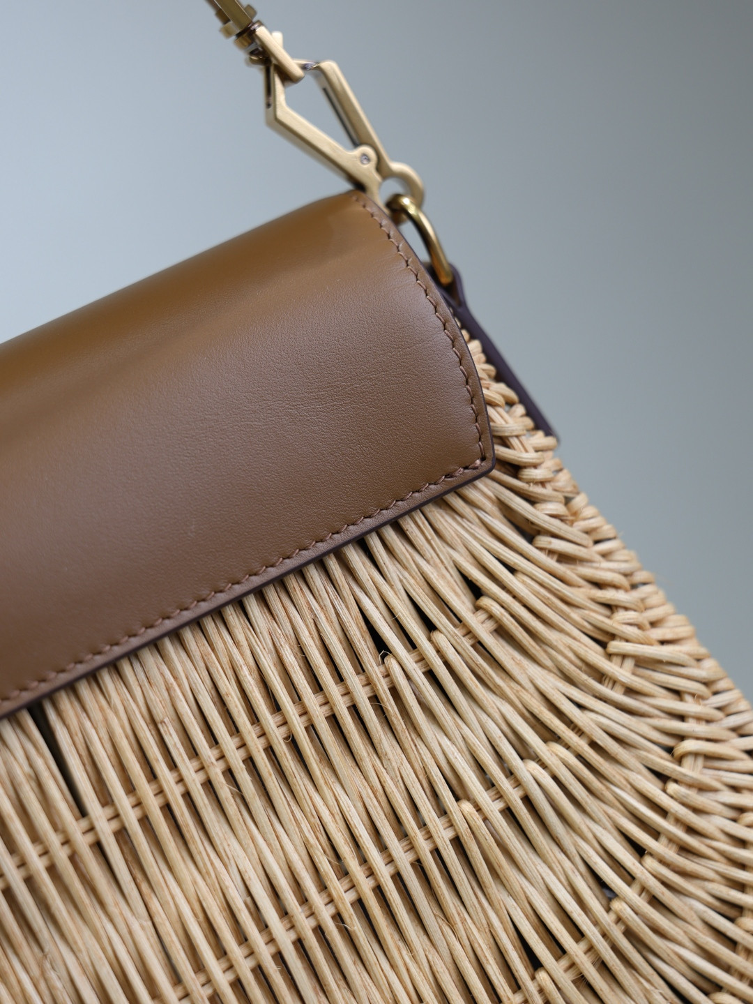 Y51 Mini VOLTAIRE top handle bag in osier 20x22x7.5cm