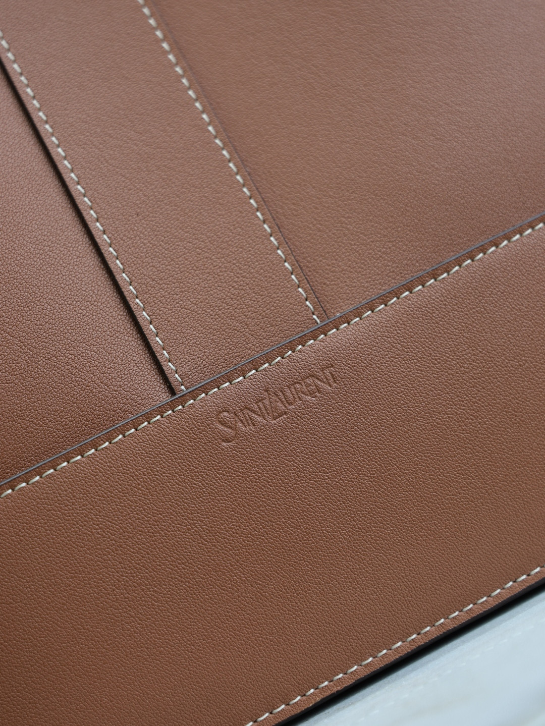 Y51 Y small bucket in leather 23x29.5x3-8.5cm