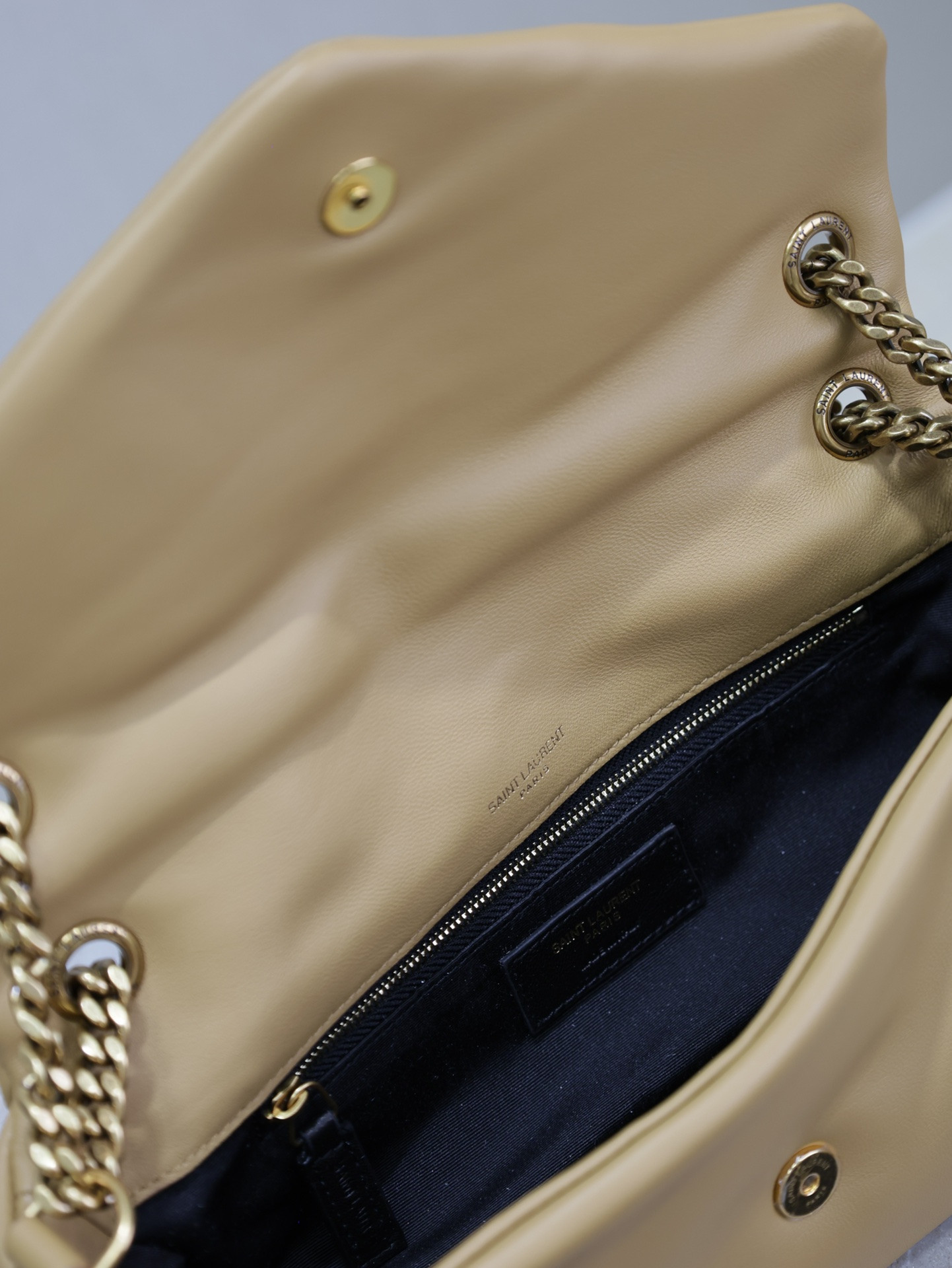 Y51 CALYPSO small in plunged lambskin 26x14x7cm