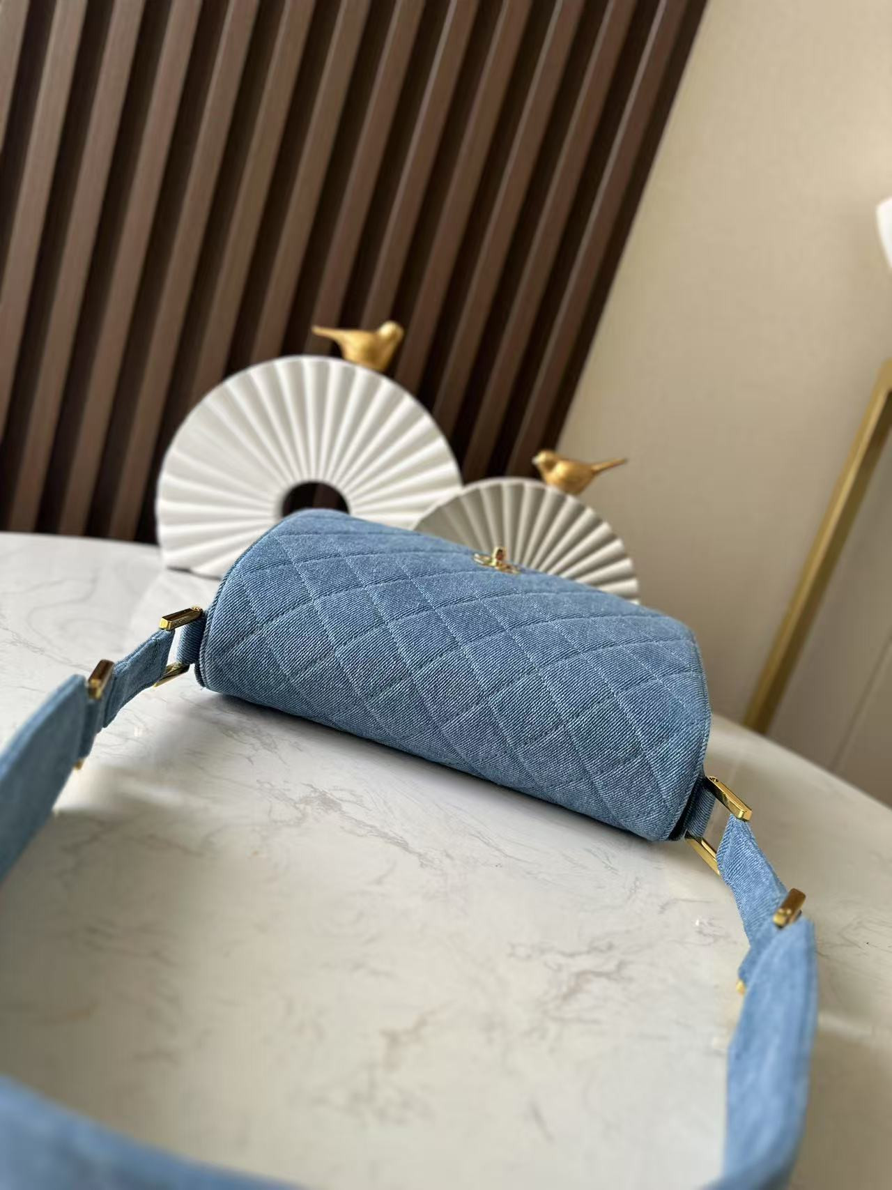 Ch**el vintage Denim Shoulder Bag 25.5x20x7cm