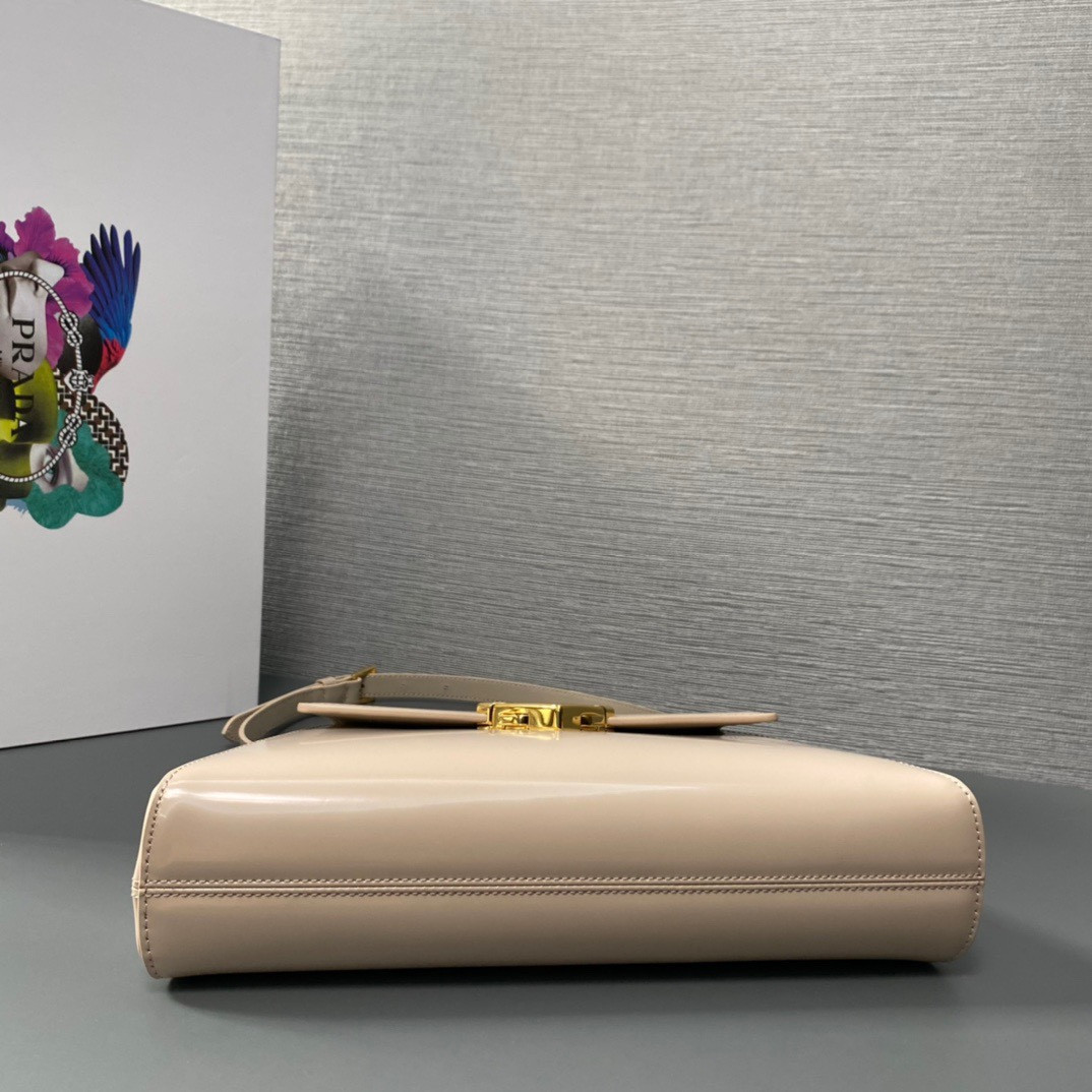 Pra*a Leather Shoulder Bag 28.5x14x7cm