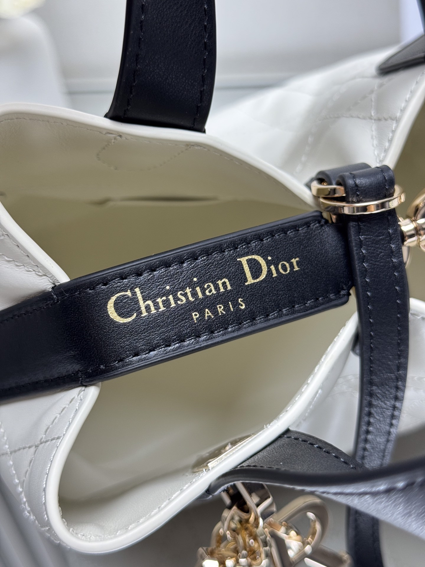 D10r Small D10r Toujours Vertical Bag 18.5x18.5x12cm