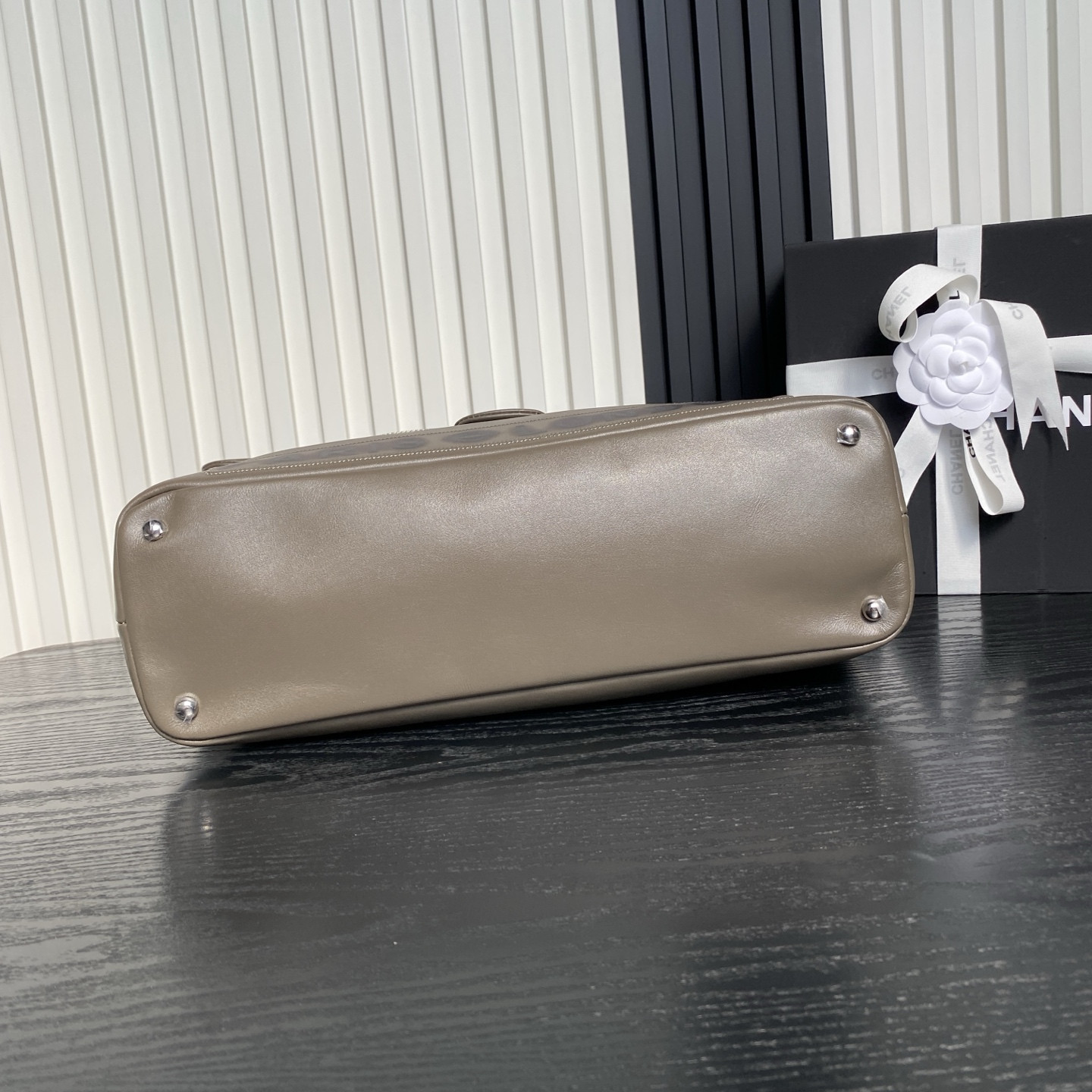 Ch**el Vintage Graffiti Tote Airport Bag 36x24x12cm