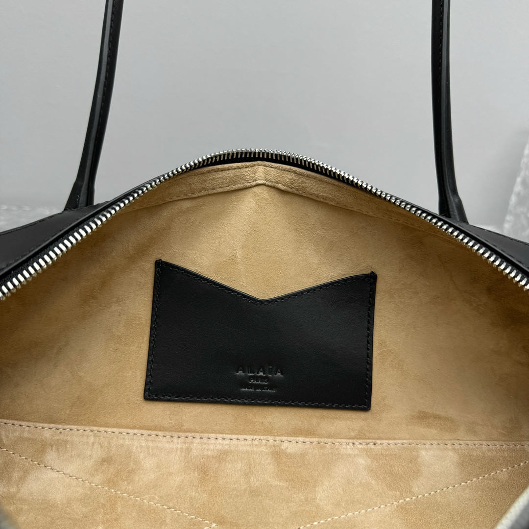 ALAÏA LE TECKEL SMALL BAG 27x9x8cm