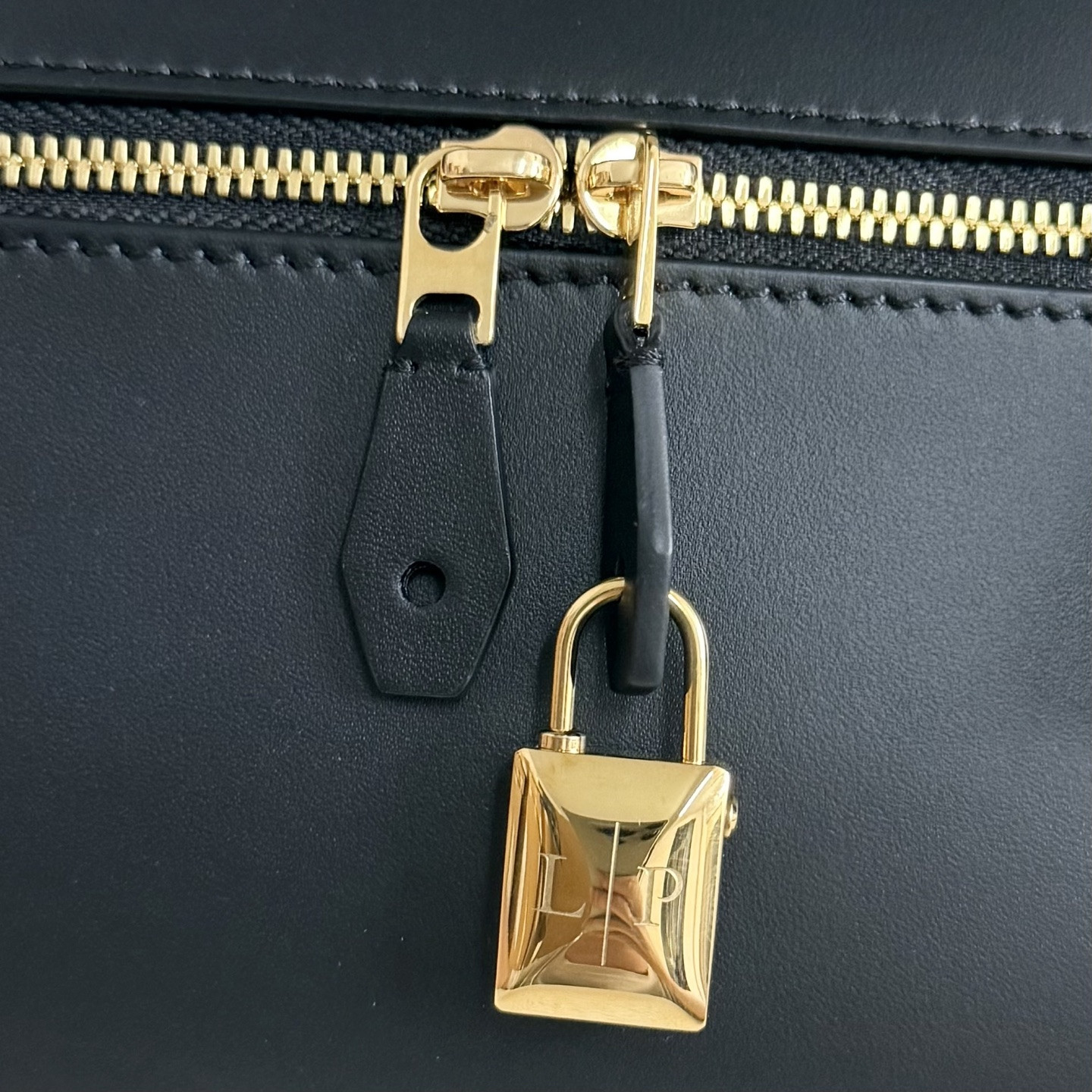 L0r0 P1ana Extra Bag L23 23x12x7cm